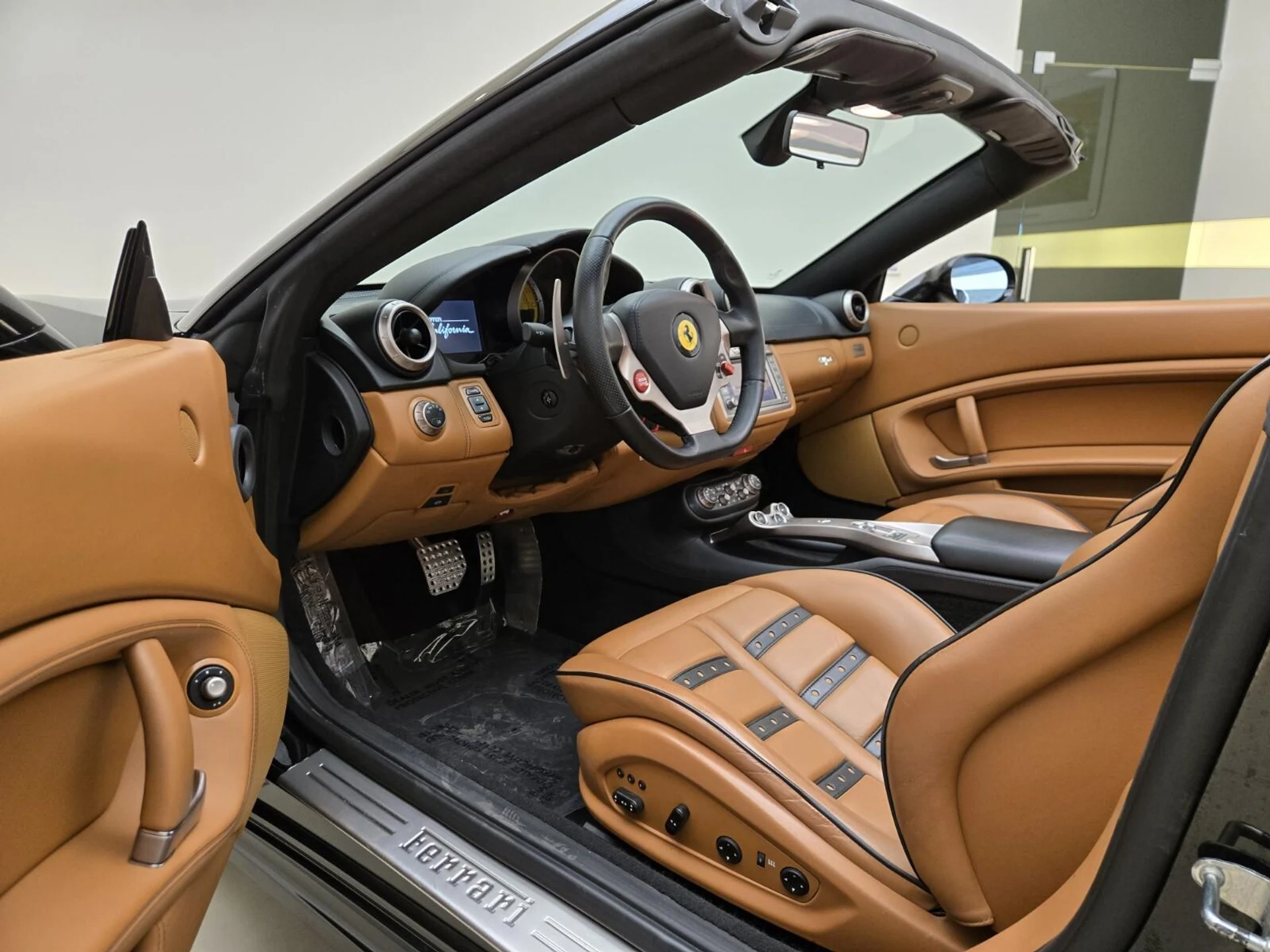 mph016_1234091107_Used_2012_Ferrari_California_1753249602_55adfc3bc0