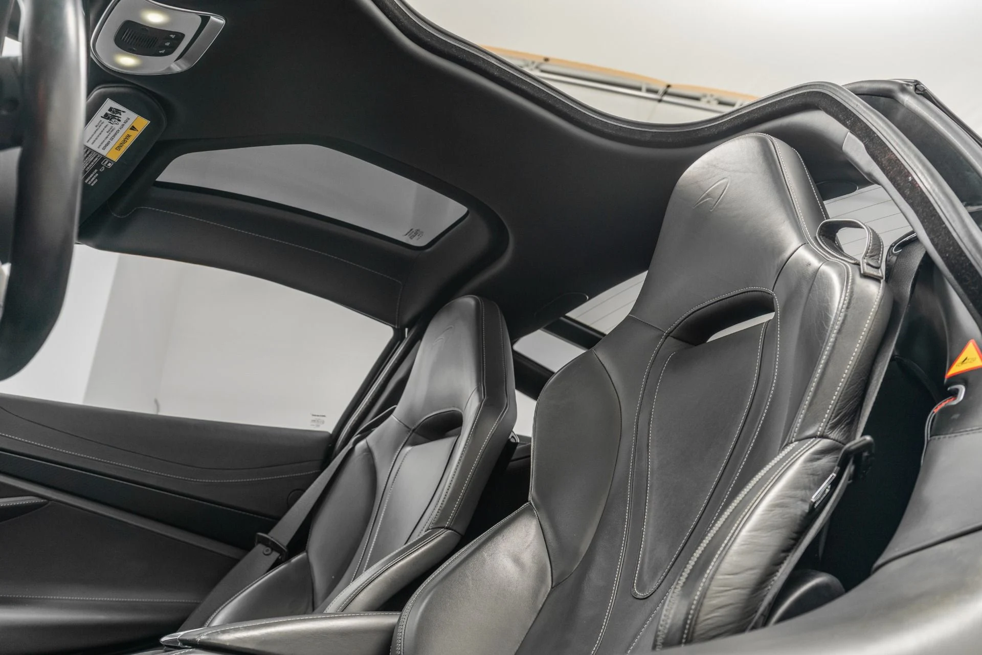 mph016_1236570655_Used_2019_Mc_Laren_720_S_Luxury_MSO_paint_color_Gorilla_Glass_Roof_Carbon_Packs_1_and_2_1765568029_52e4565ee9