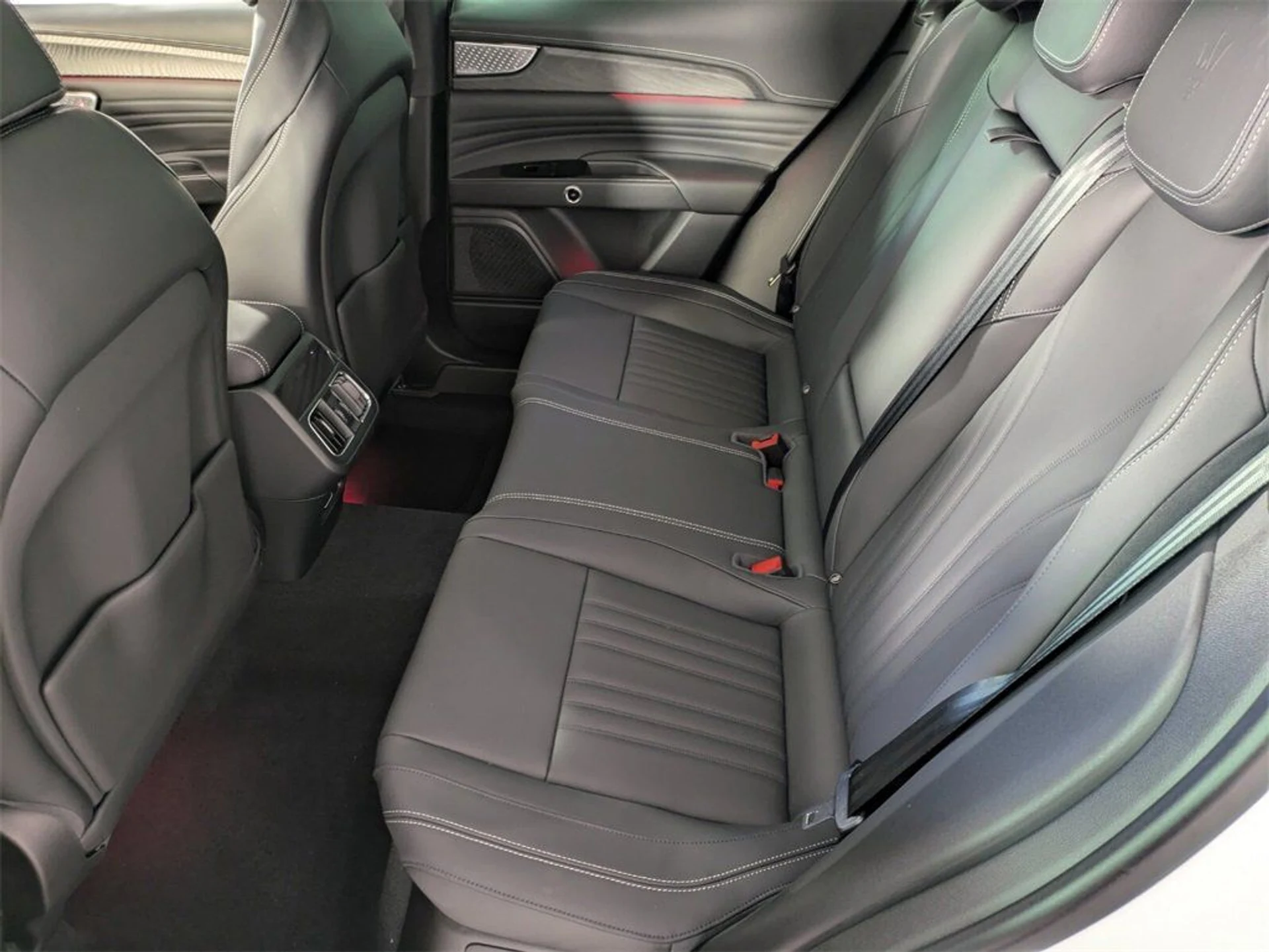 mph016_1244037259_ccbaf73bc1e4283531666cb38b46b663_d704de8531