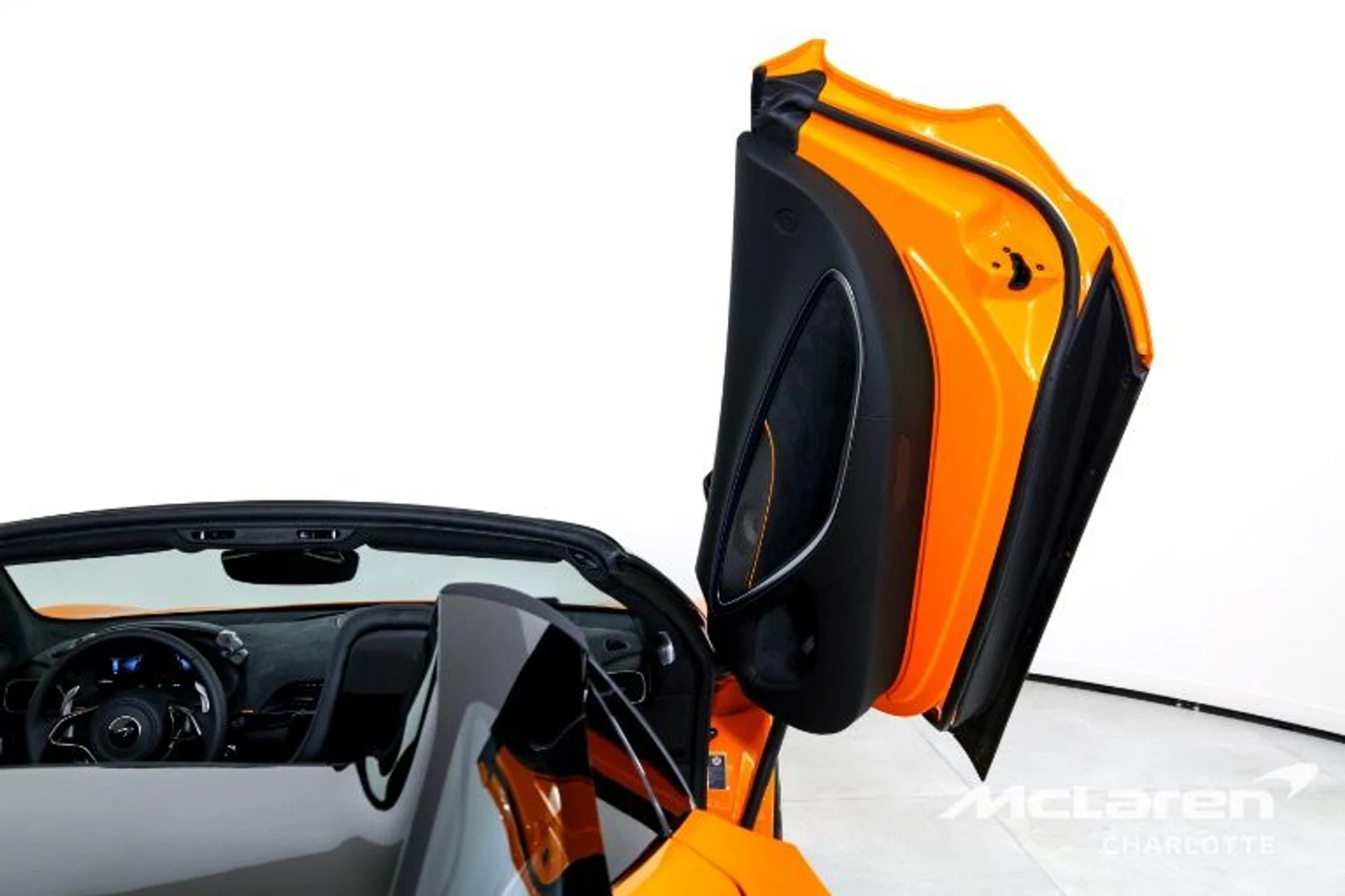mph016_124416488_Used_2025_MCLAREN_ARTURA_SPIDER_PERFORMANCE_65b0f87770