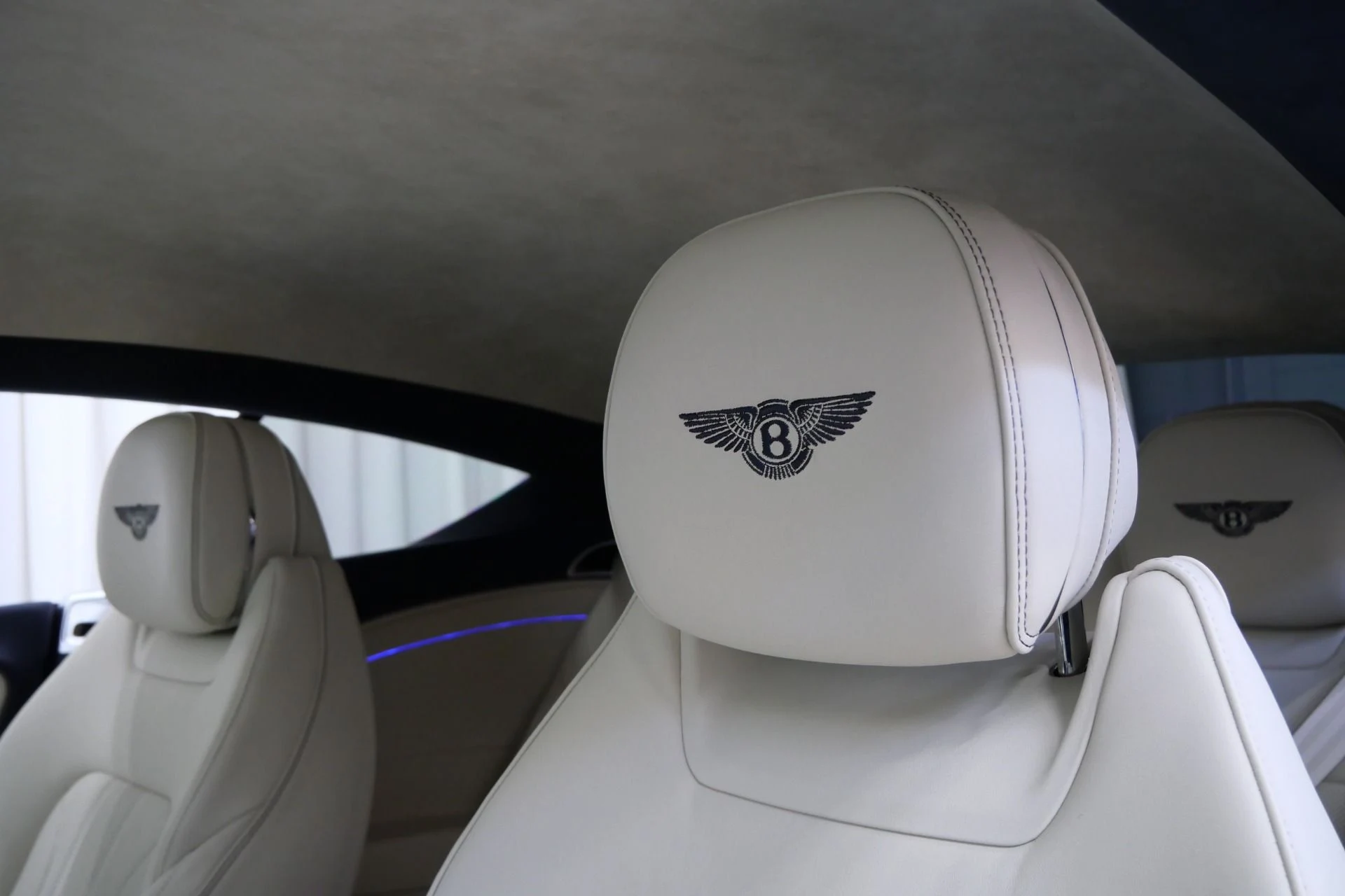 mph016_1247558621_Used_2022_Bentley_Continental_GT_V8_1755108138_70241824e5