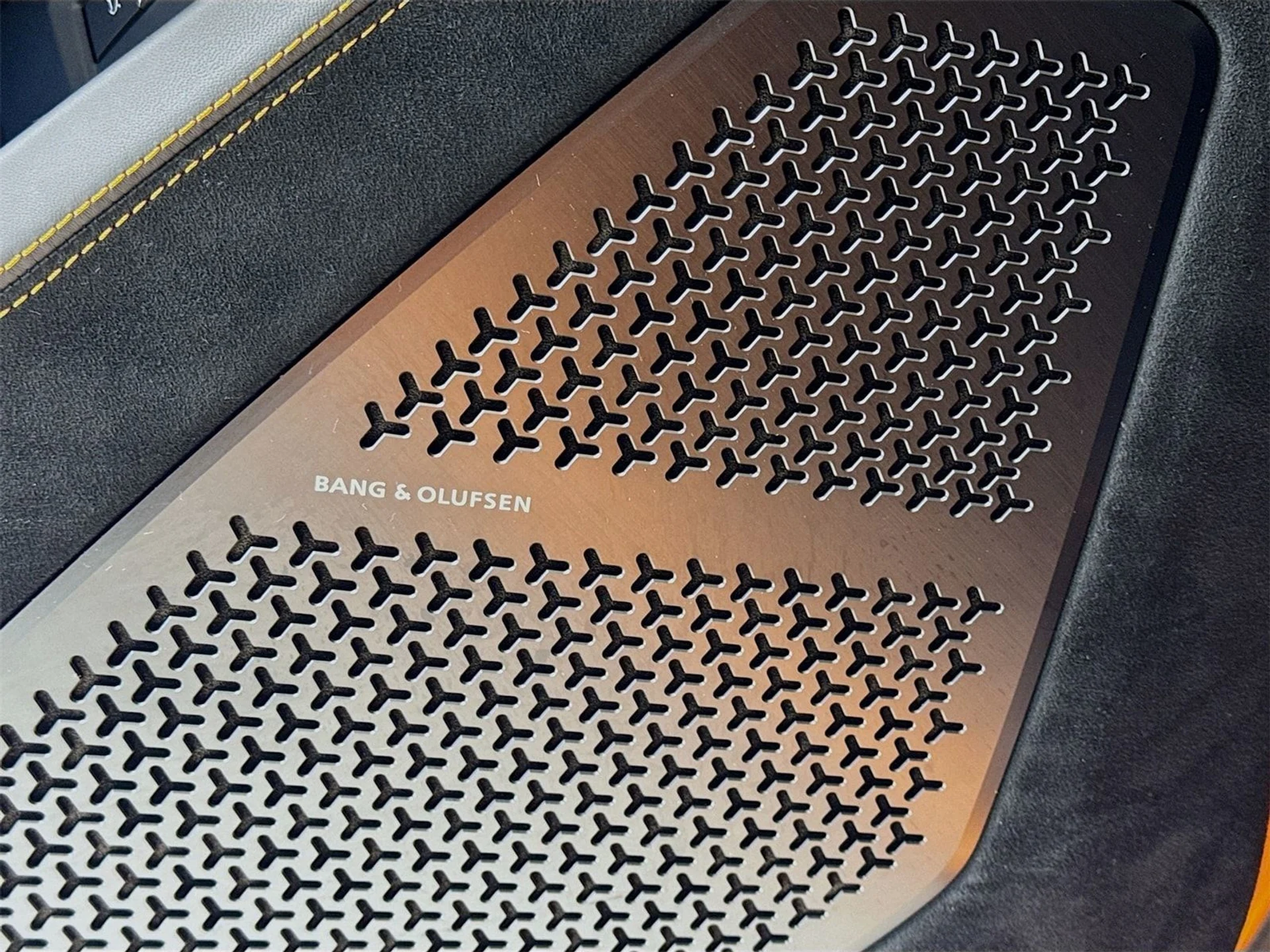 mph016_1247859683_7afc580a51ec4b9e2ff19ee5abcad6fcx_2d8ae03050