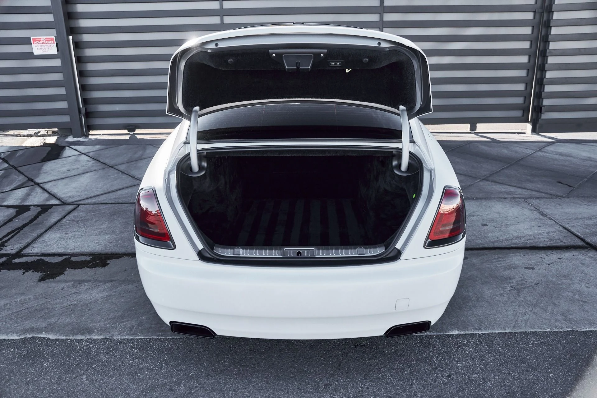 mph016_1248384531_Used_2019_Rolls_Royce_Wraith_Base_1772849594_eff205a204