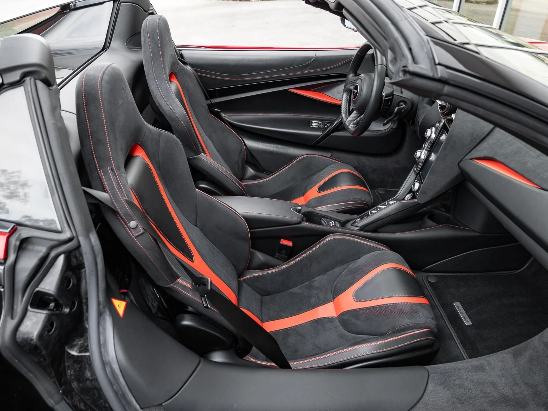 mph016_1250585584_Used_2020_Mc_Laren_720_S_1766077570_e04479dd44