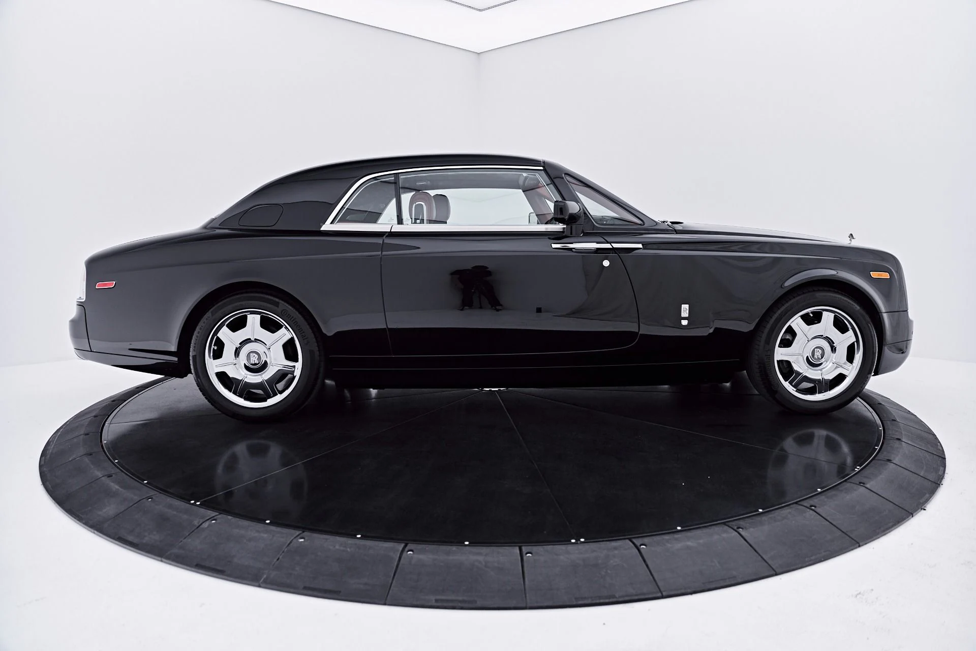 mph016_1254499943_Used_2009_Rolls_Royce_Phantom_Coupe_Base_1784853697_6487d215a1