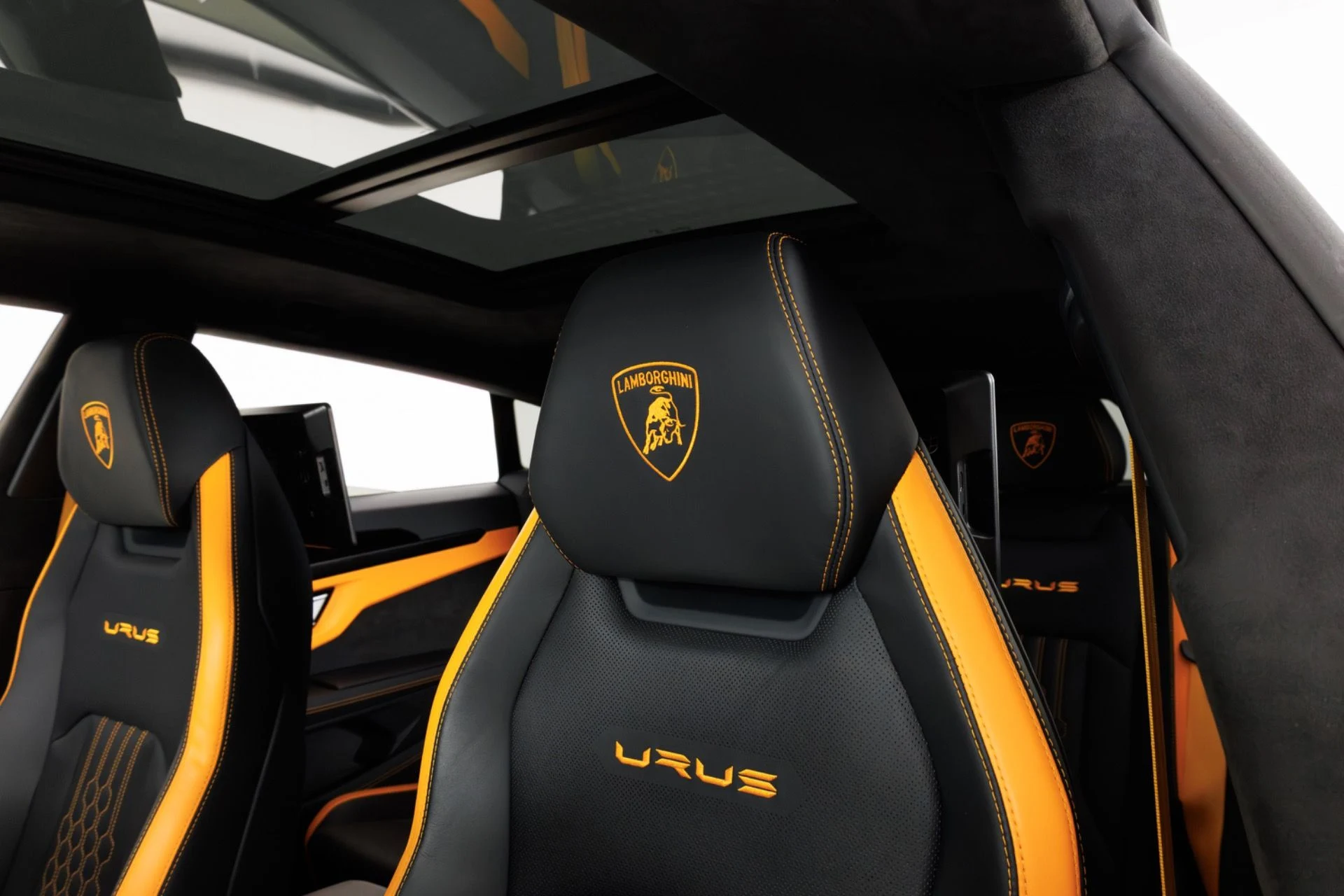 mph016_1260506757_Used_2024_Lamborghini_Urus_S_1775674860_564cfedf66