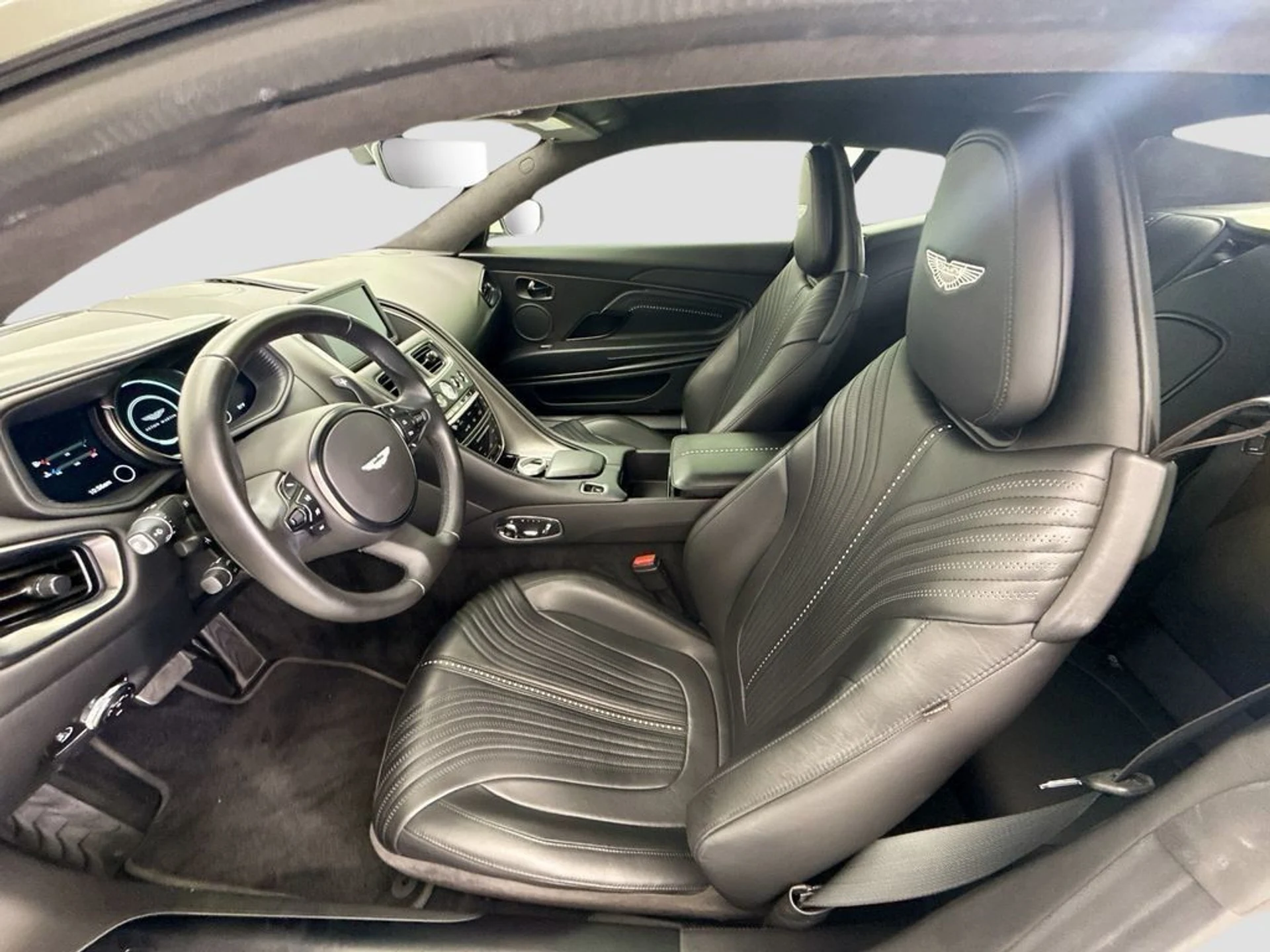 mph016_1267397134_used_2018_aston_martin_db11_v12coupe_8119_23031858_17_1024_620a78629a