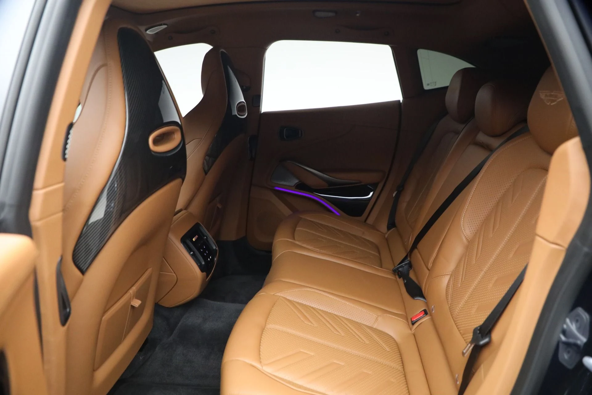 mph016_1277214280_New_2026_Aston_Martin_DBX_S_1787860964_929c21fa7c