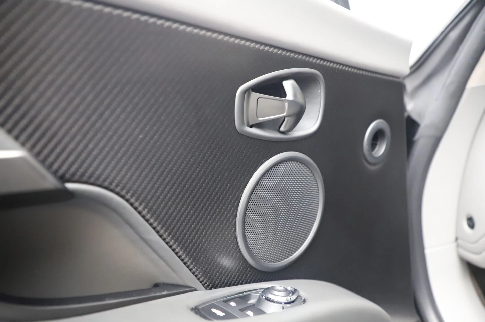 mph016_1284671117_Used_2019_Aston_Martin_DB_11_V8_1595364073_f780df82c1