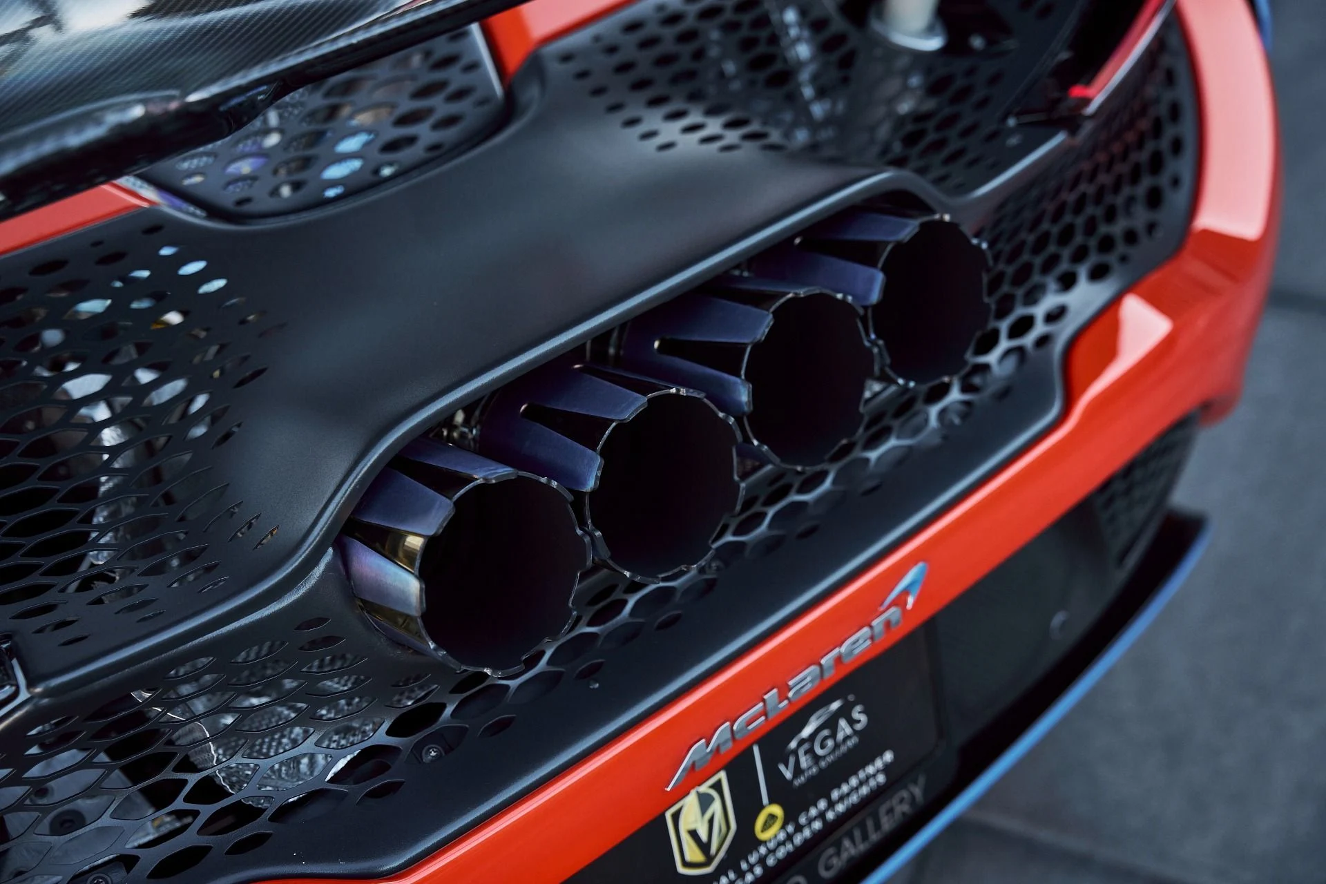 mph016_1295859946_Used_2021_Mc_Laren_765_LT_Base_1768445480_719f147407