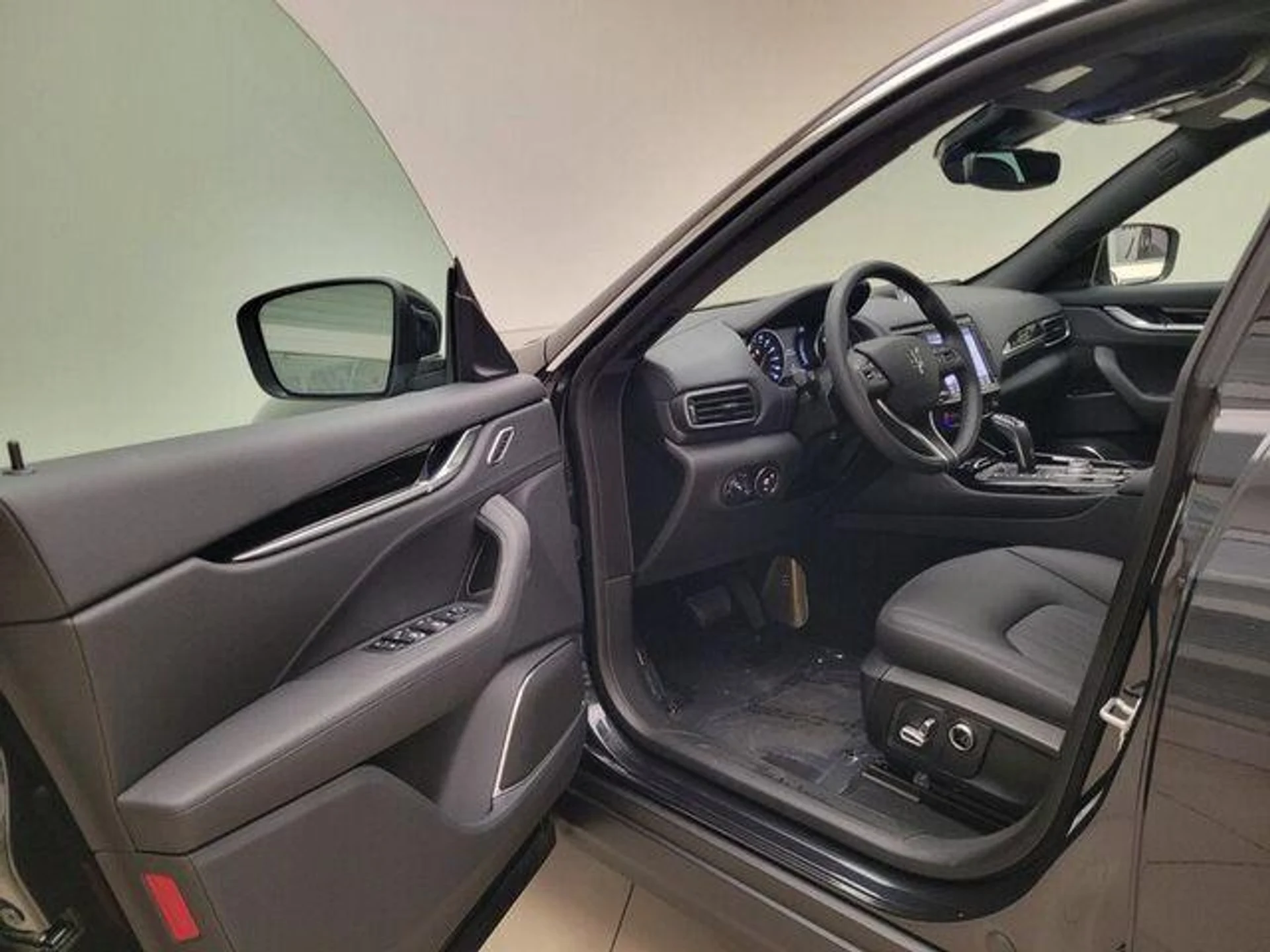 mph016_1297616048_New_2023_Maserati_Levante_GT_1753160532_800a4faf40