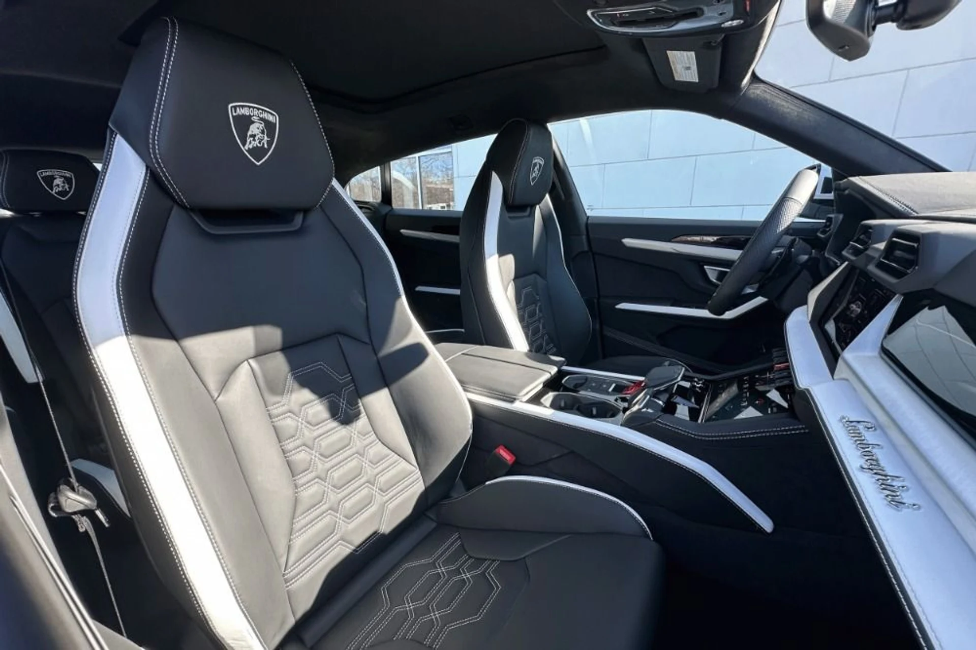 mph016_1312728430_New_2026_Lamborghini_Urus_SE_1773931925_932a405920