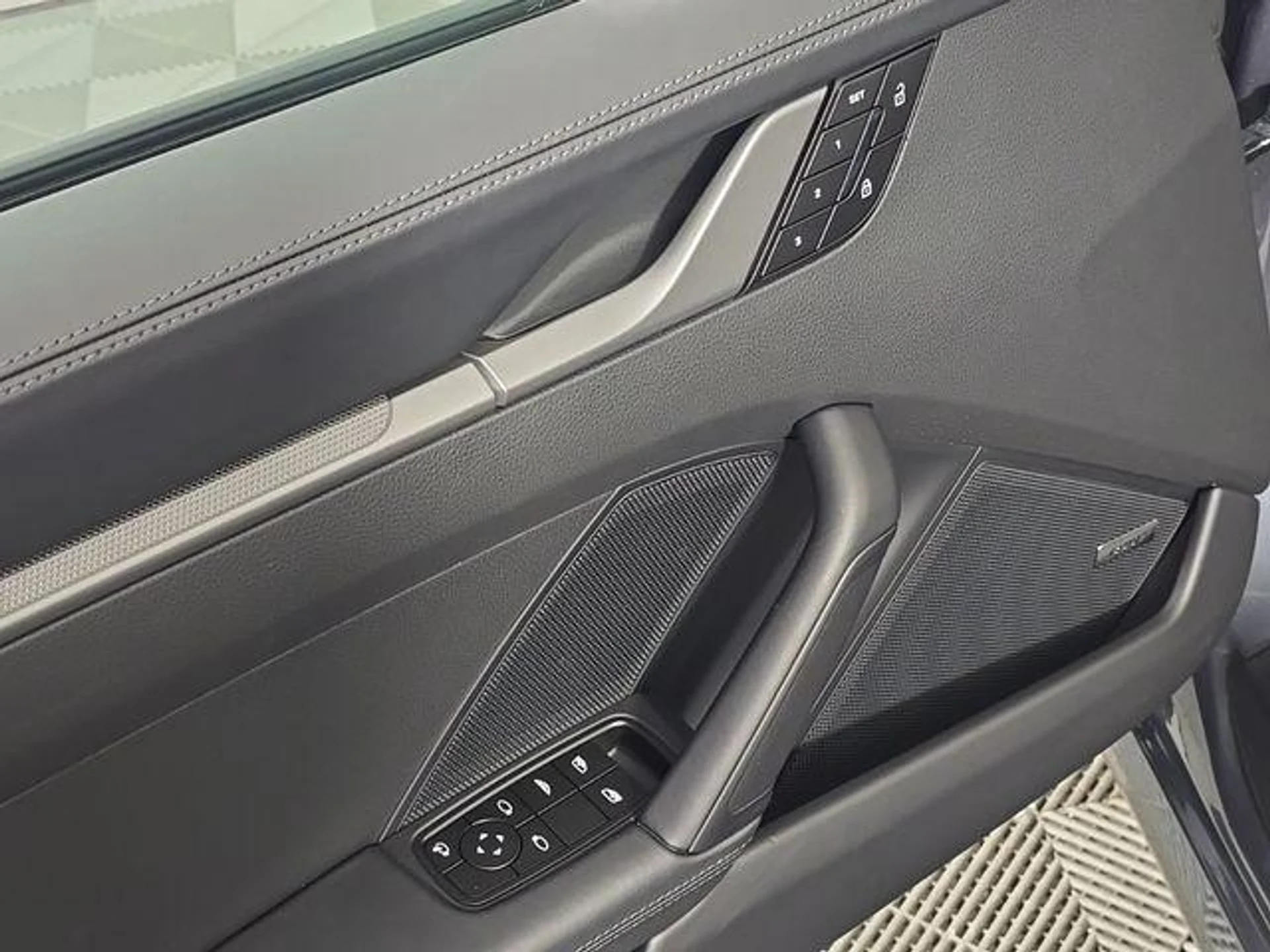 mph016_1312739028_Ce_Q98v_Ztf0pqn_V_Rv_QEO_Jaj_Pgu8_7caf1080a5