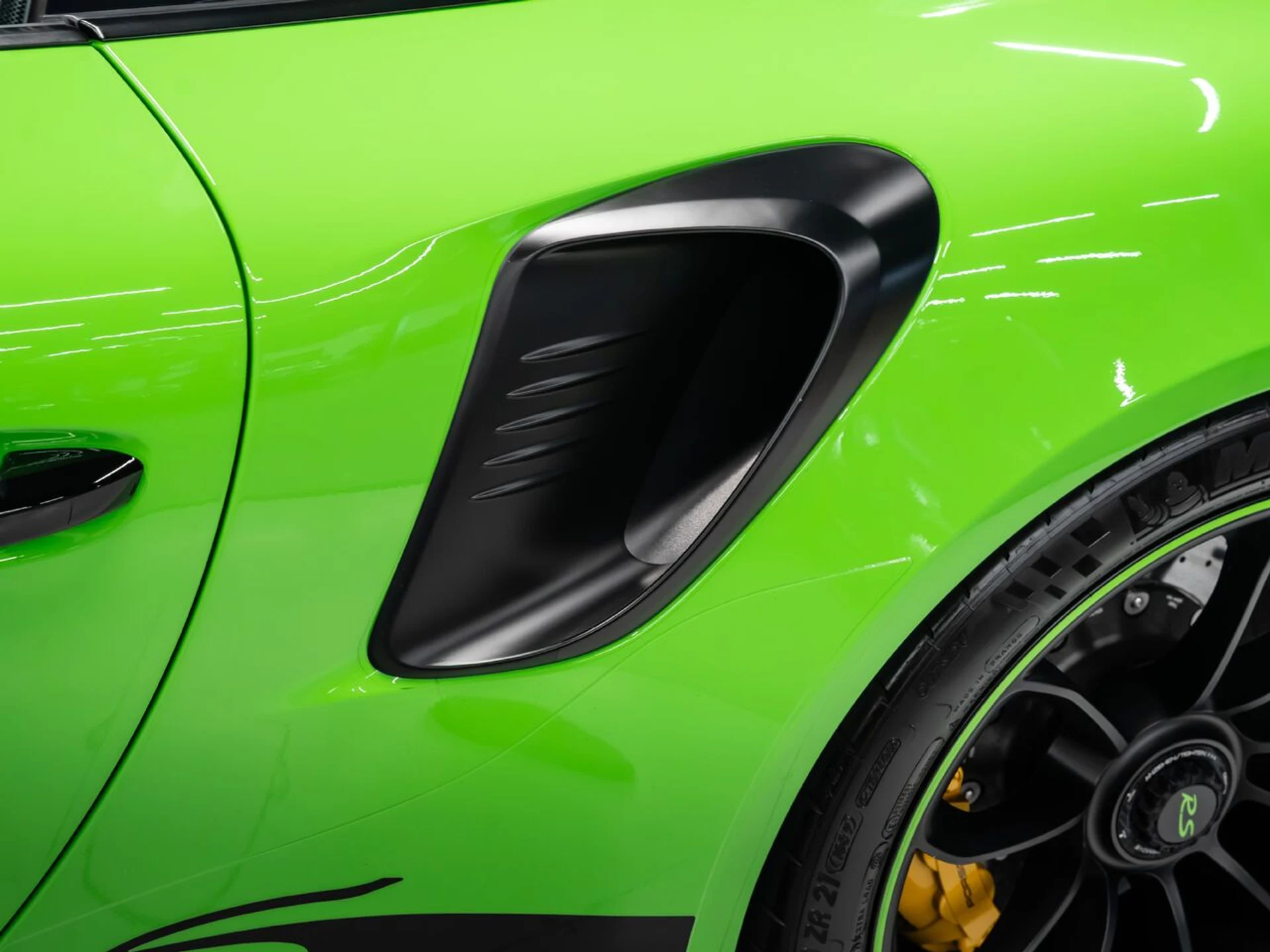 mph016_1314244624_porsche_911_2019_4da5824ddf