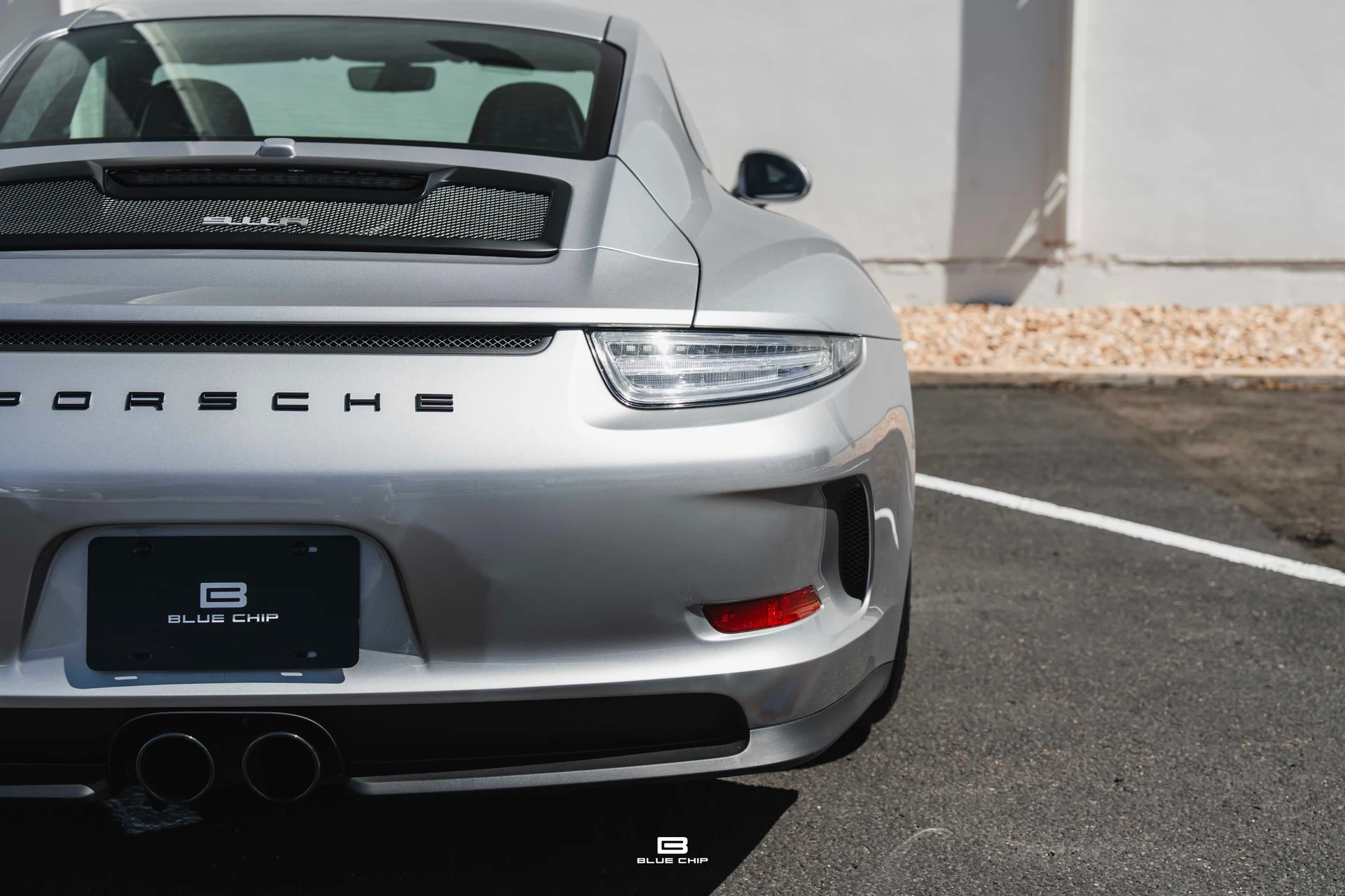 mph016_1314800810_6a2c87e061a26061096f745a_2016_Porsche_911_R_17_47b9ea603e