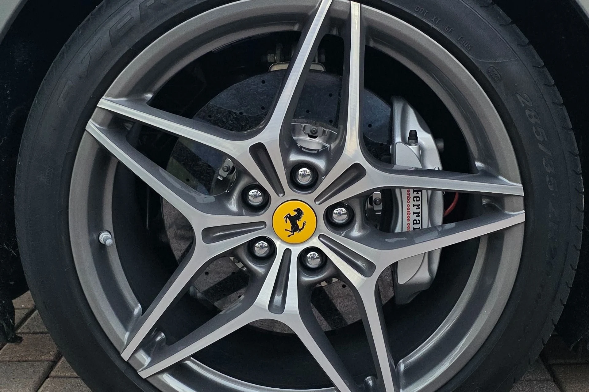 mph016_1322399615_Used_2017_Ferrari_California_T_1763593112_07219fa506