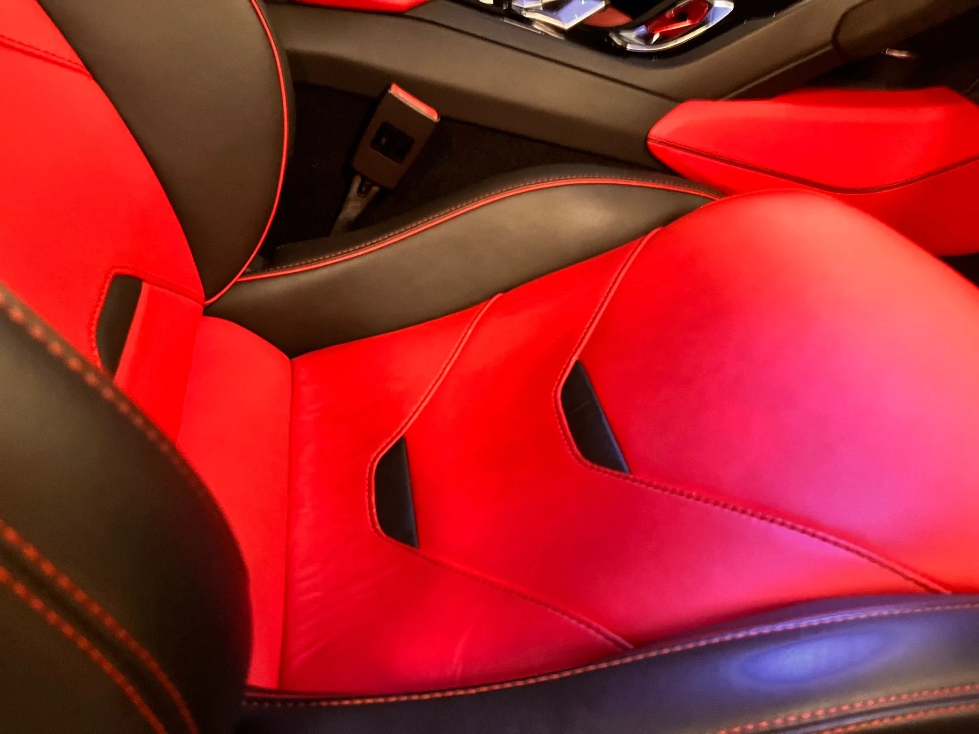 mph016_1322666986_Used_2021_Lamborghini_Huracan_EVO_1742583330_06a0b9fef7