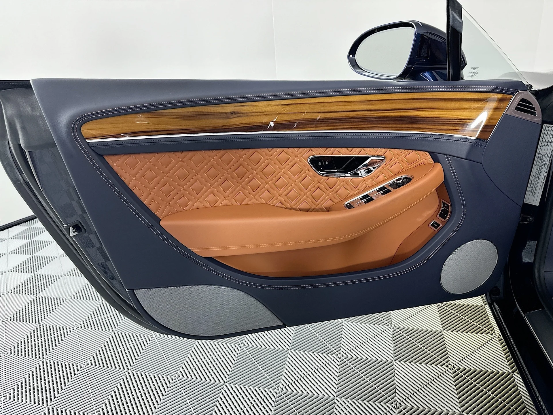 mph016_1322684416_17_117143c717