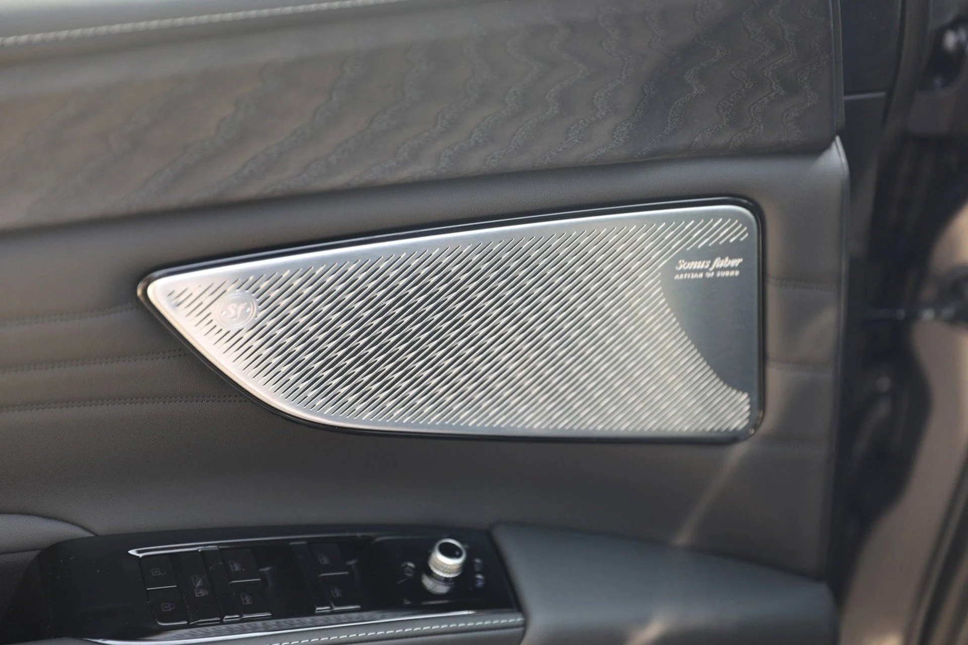 mph016_132588611_a7c3e84fd82e462baf4ee832b83faa86_26767860b1