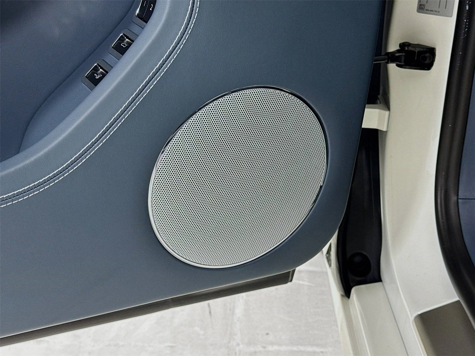 mph016_1329607212_281f4ff3fad43f821b56e8b1b185d504x_38f17cea25