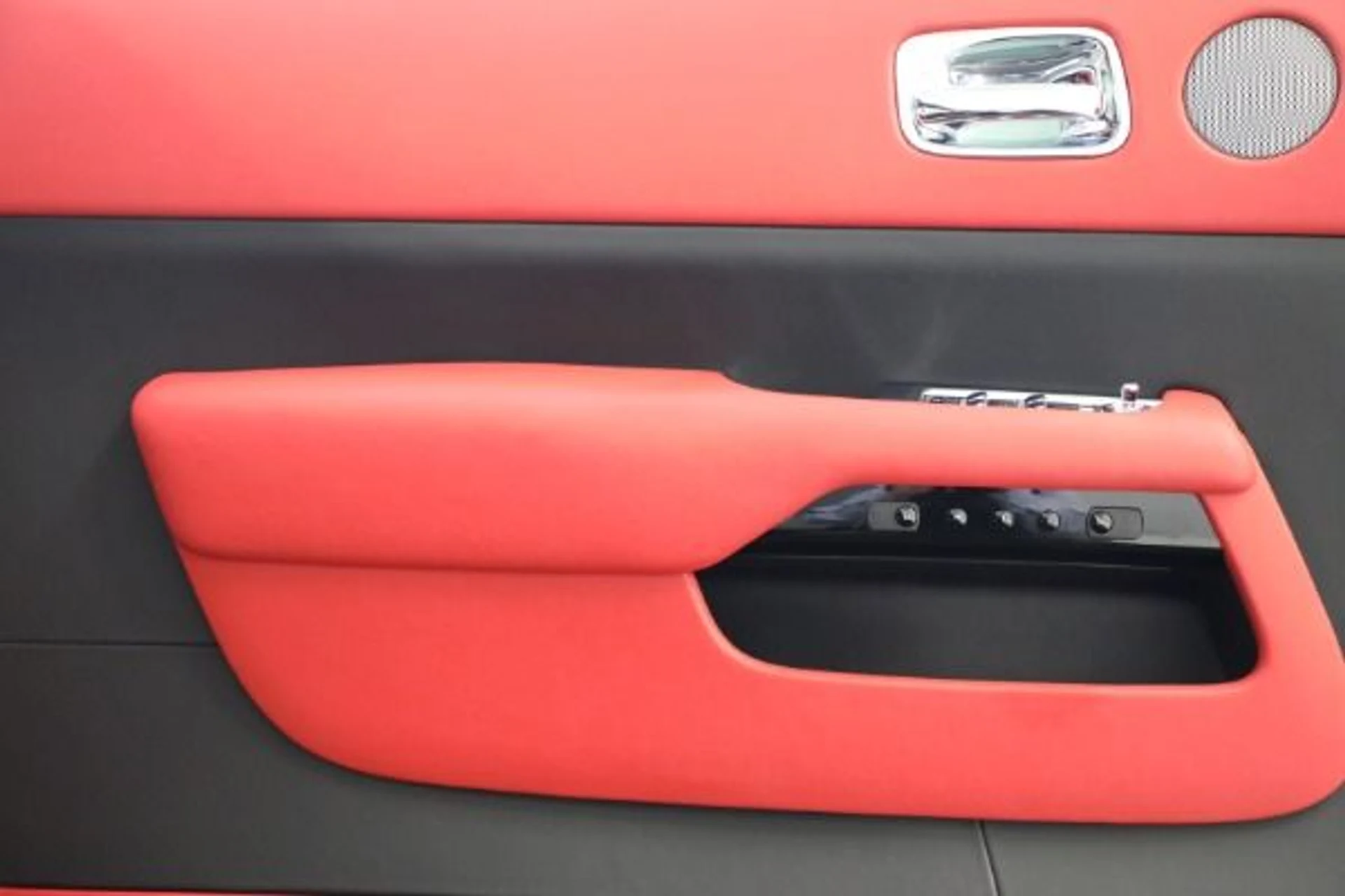 mph016_1330821039_Used_2018_Rolls_Royce_Wraith_d2bd34f39b