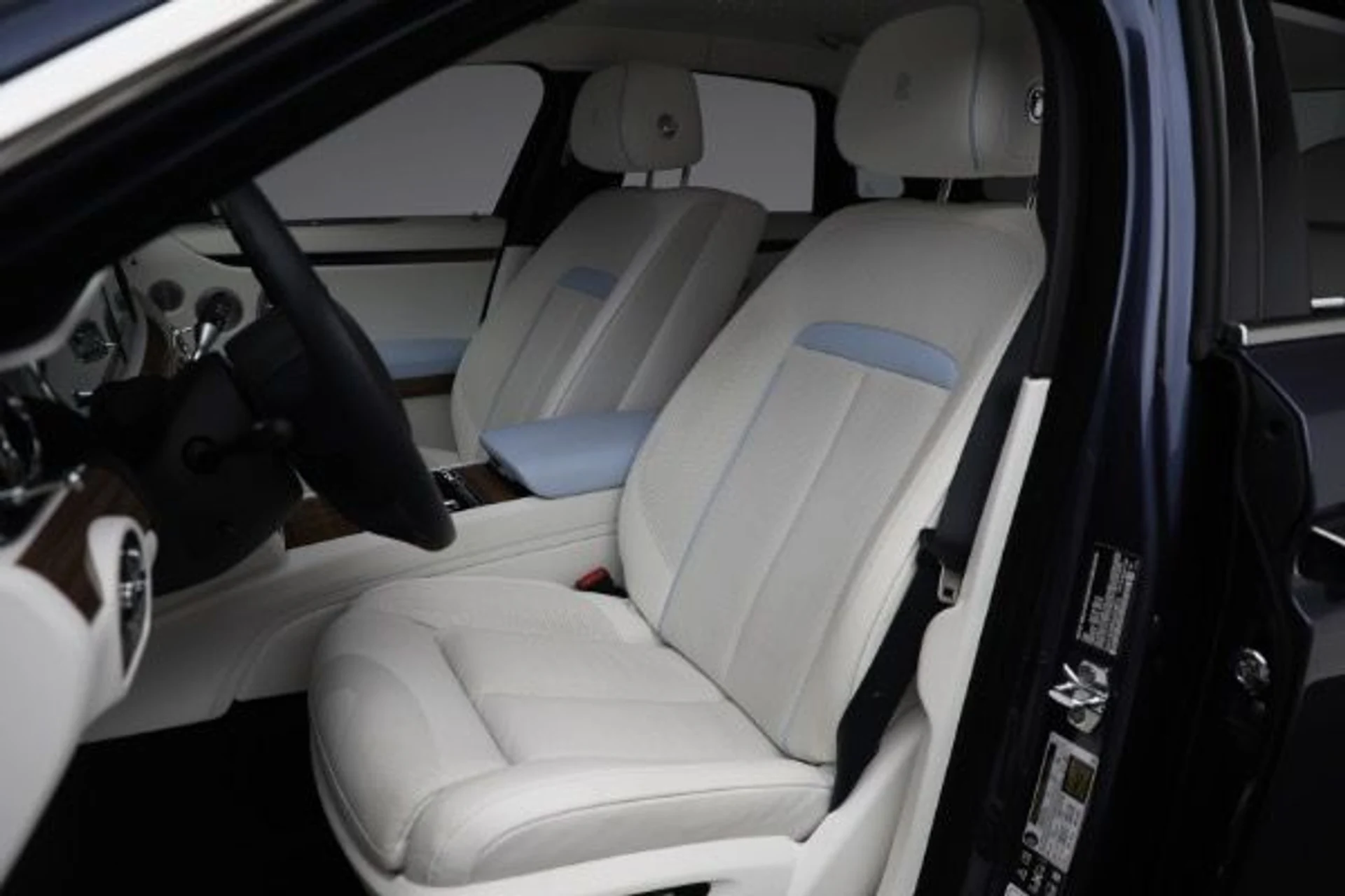 mph016_133282528_New_2025_Rolls_Royce_Ghost_31b64060e1