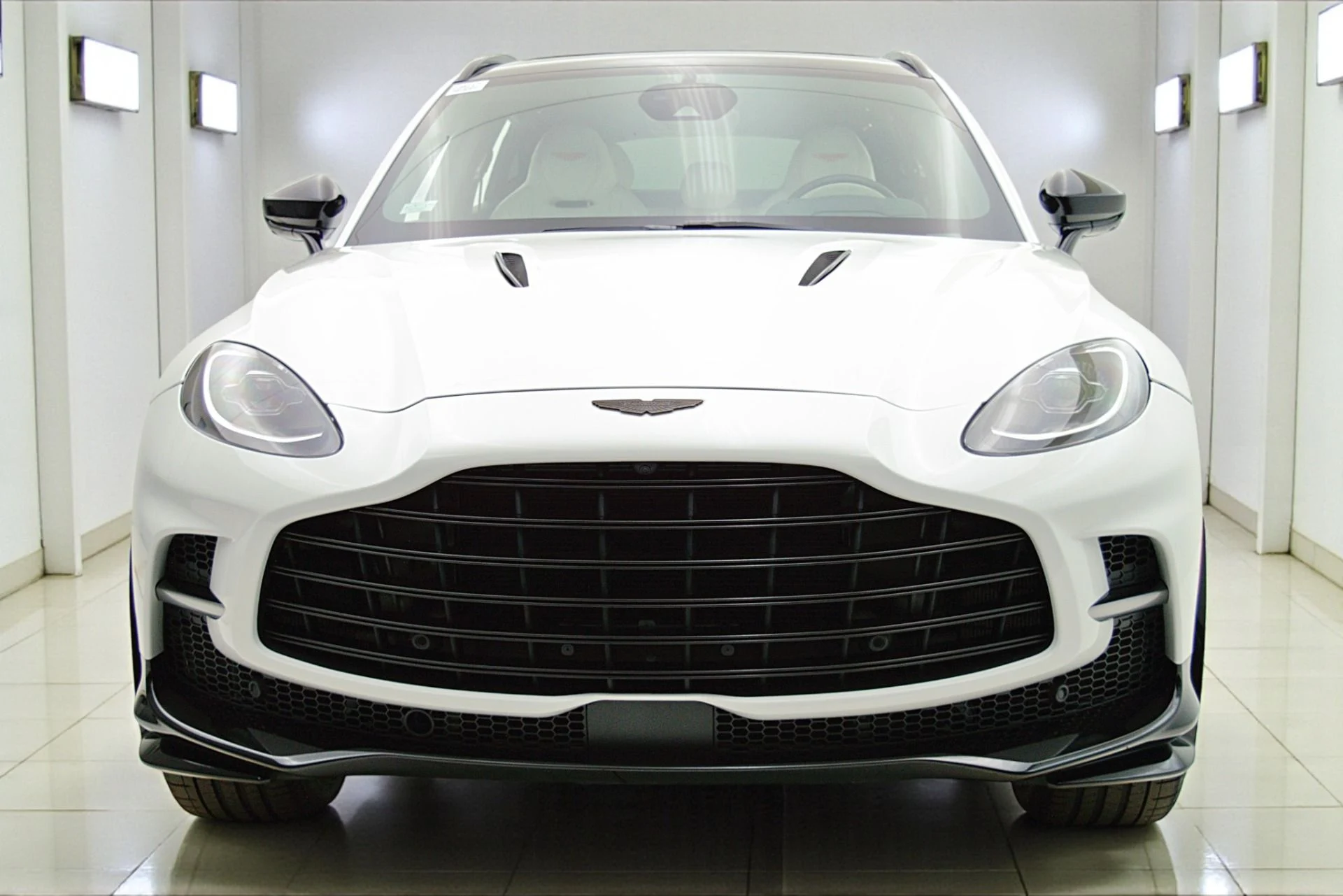mph016_1338975904_Used_2023_Aston_Martin_DBX_707_b7eb463978