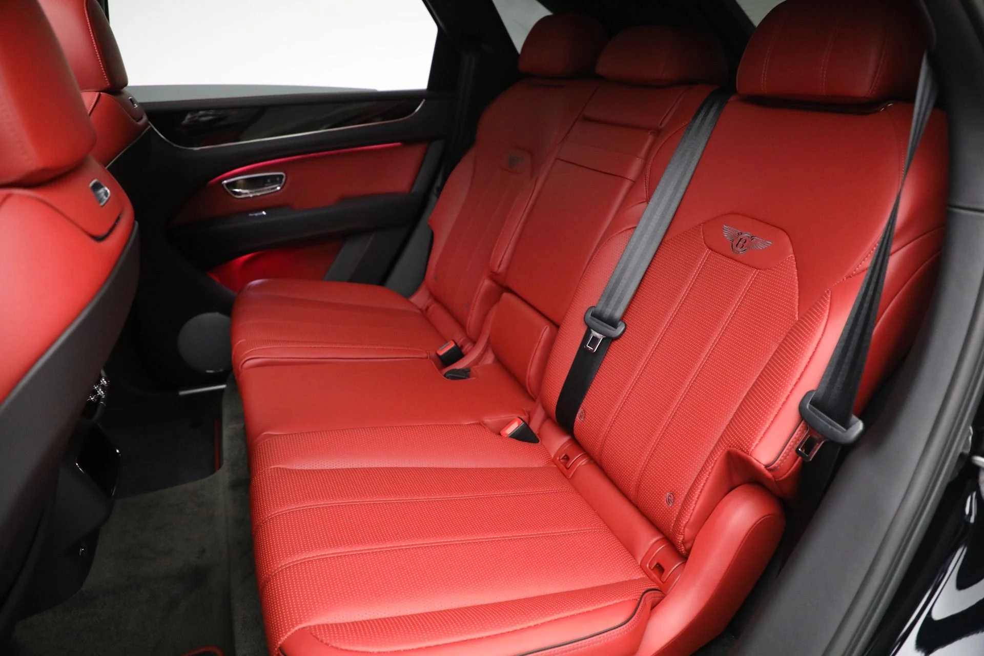 mph016_1341883868_Used_2022_Bentley_Bentayga_V8_1772749614_87da6079c4