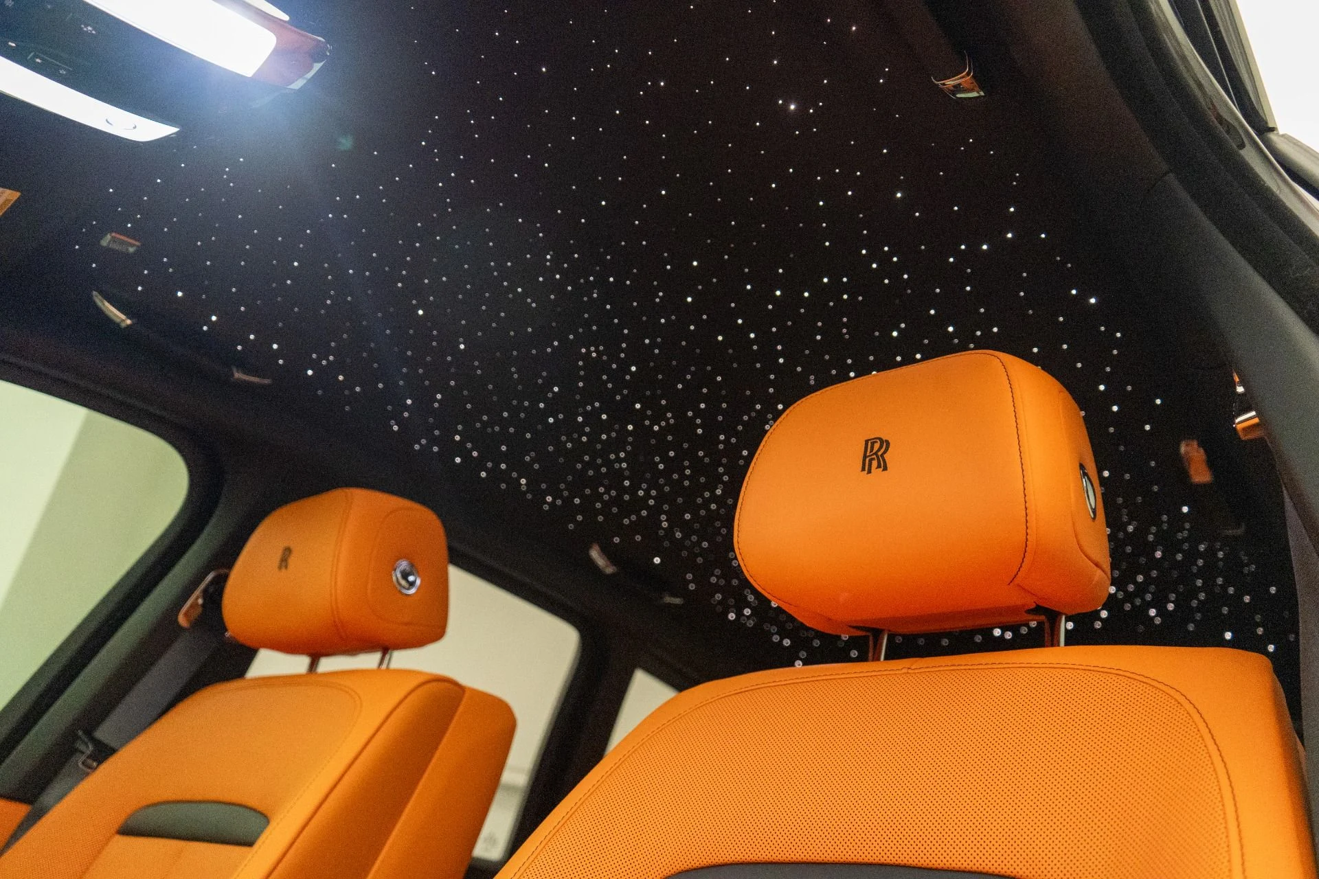 mph016_1348256811_Used_2024_Rolls_Royce_Cullinan_Black_Badge_Very_Low_Miles_Rear_Console_With_Crystalware_1779371397_51dc35323a