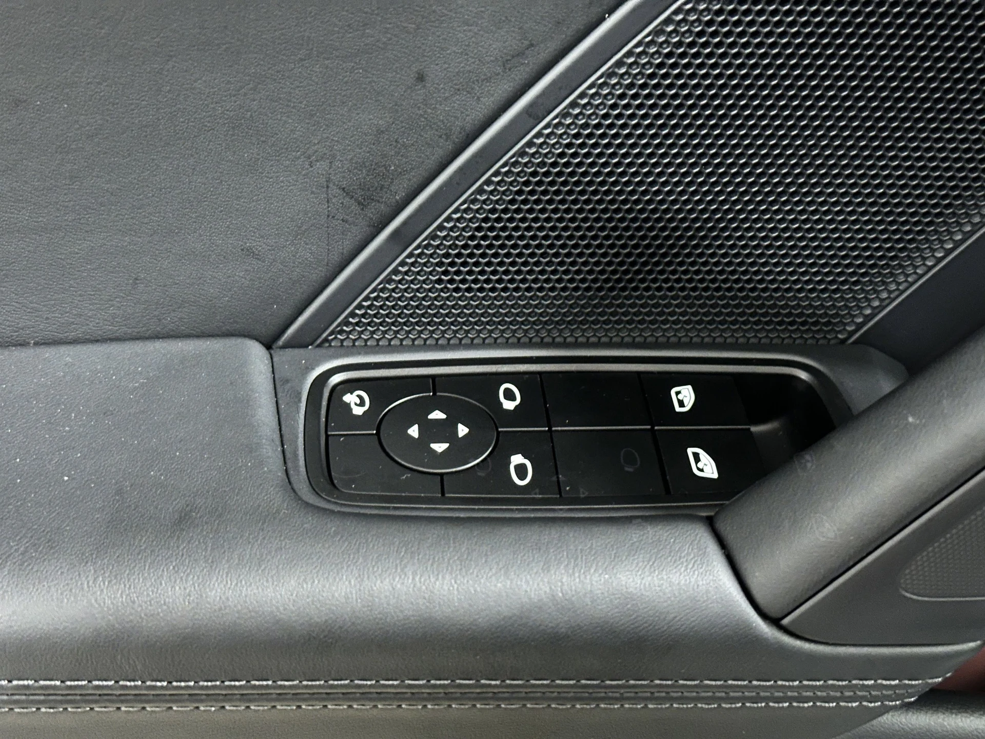 mph016_1353535165_8efe81381c5c3dbaaeea7d46e8a275e7x_c64d2bb9f5