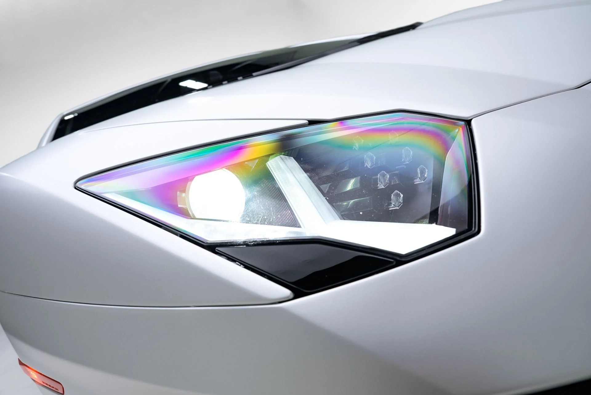 mph016_1358757181_Used_2016_Lamborghini_Aventador_SV_1775078140_c08b7a1356