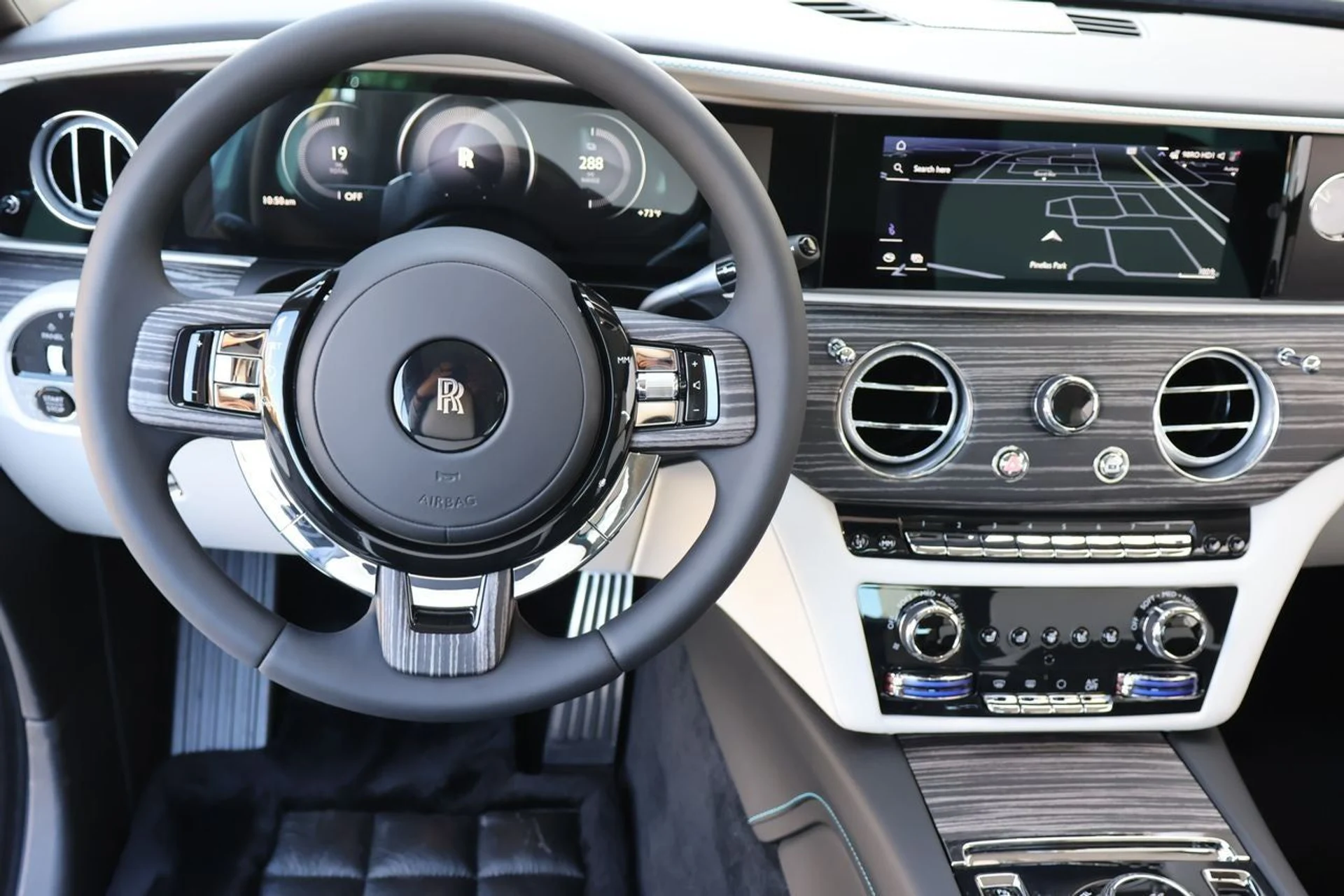 mph016_135963896_17_a907425959