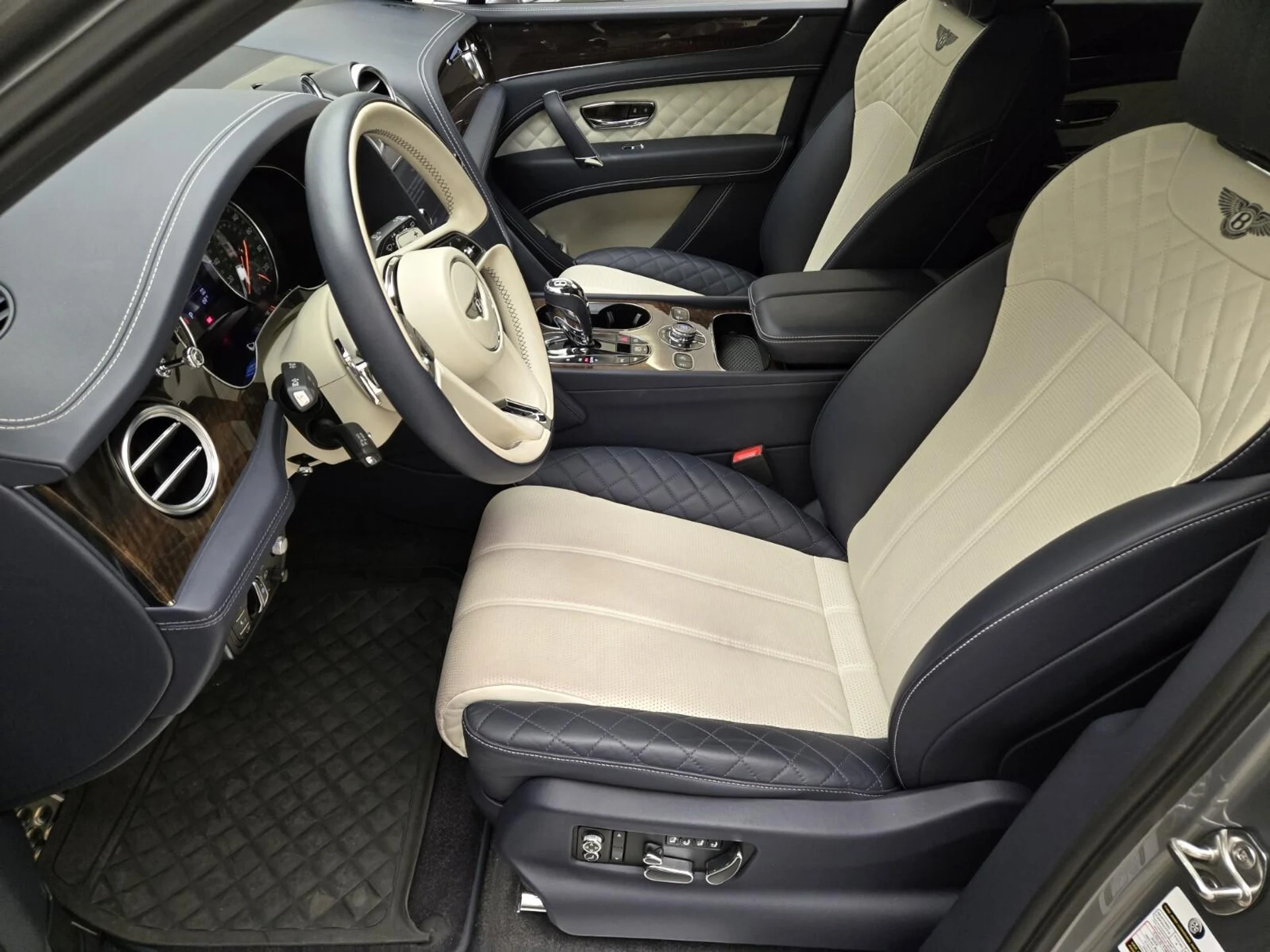 mph016_1378909367_Used_2018_Bentley_Bentayga_1760597629_532dd0fd9a