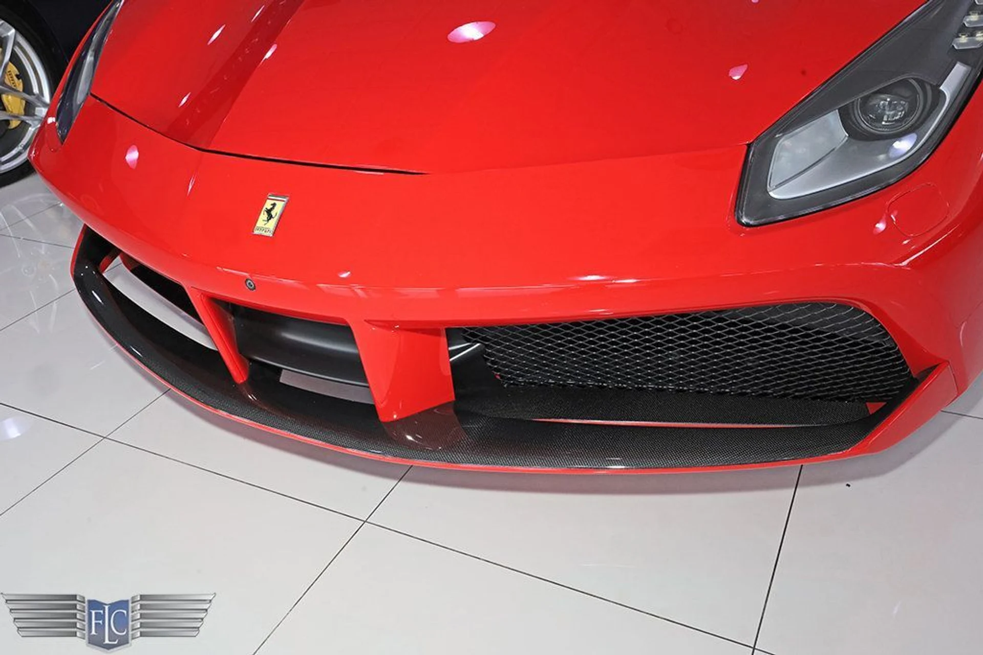 mph016_1383967693_used_2017_ferrari_488_spider_convertible_6305_23023892_17_1024_4e74c5145f