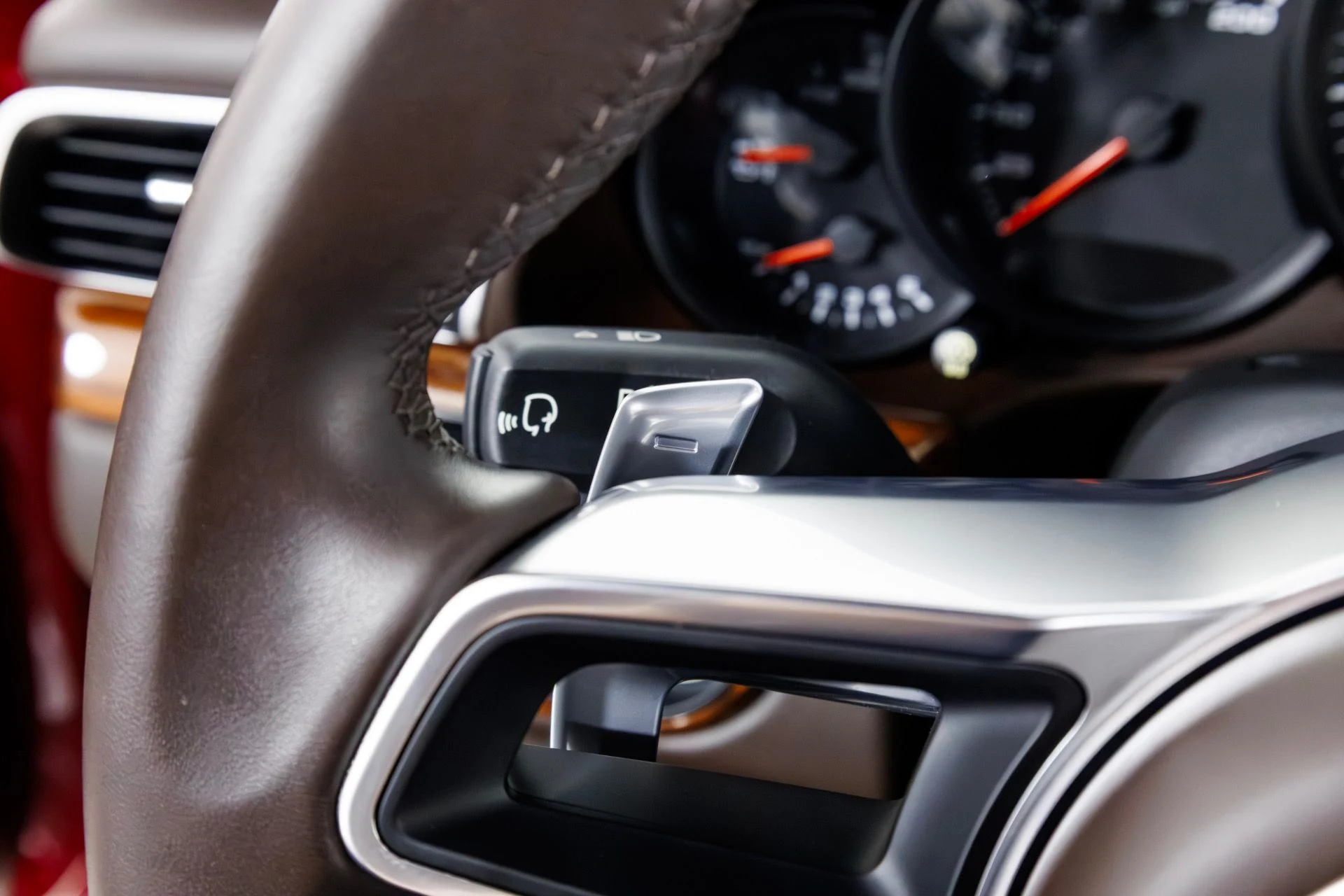 mph016_1388888590_Used_2019_Porsche_911_Carrera_1767051371_092cde7315