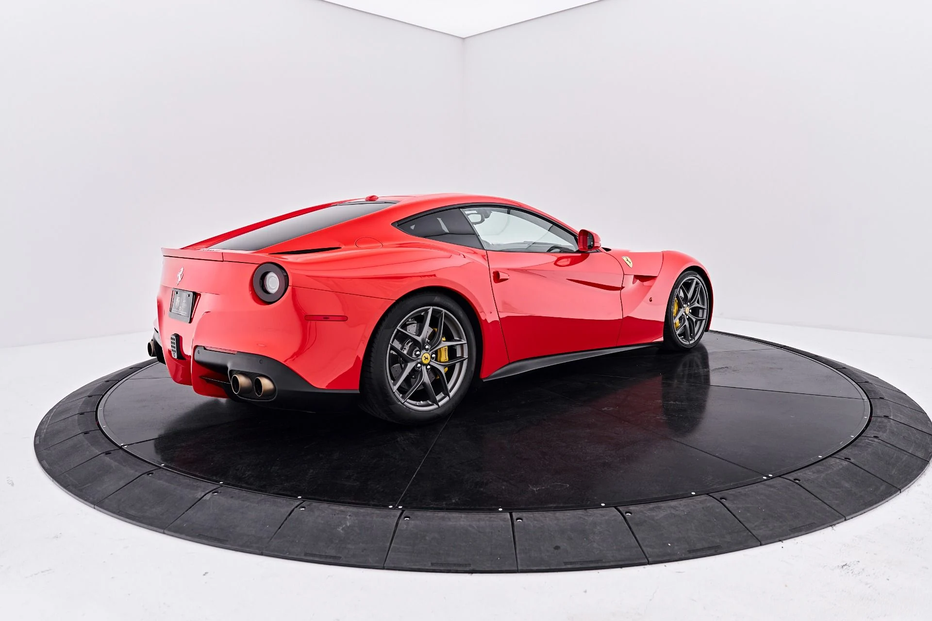 mph016_1409277278_Used_2016_Ferrari_F12_Berlinetta_1790987420_66ca9f1624