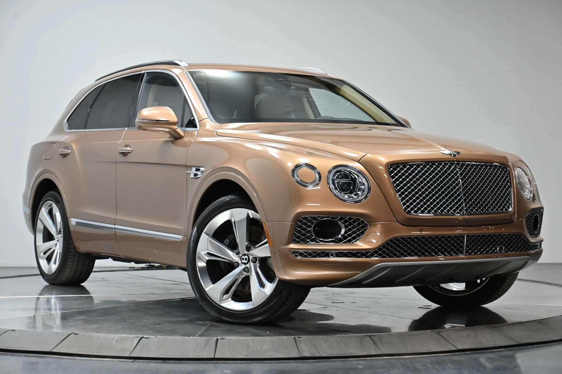 mph016_1413580316_Used_2017_Bentley_Bentayga_W12_1759876449_80e9119b8e