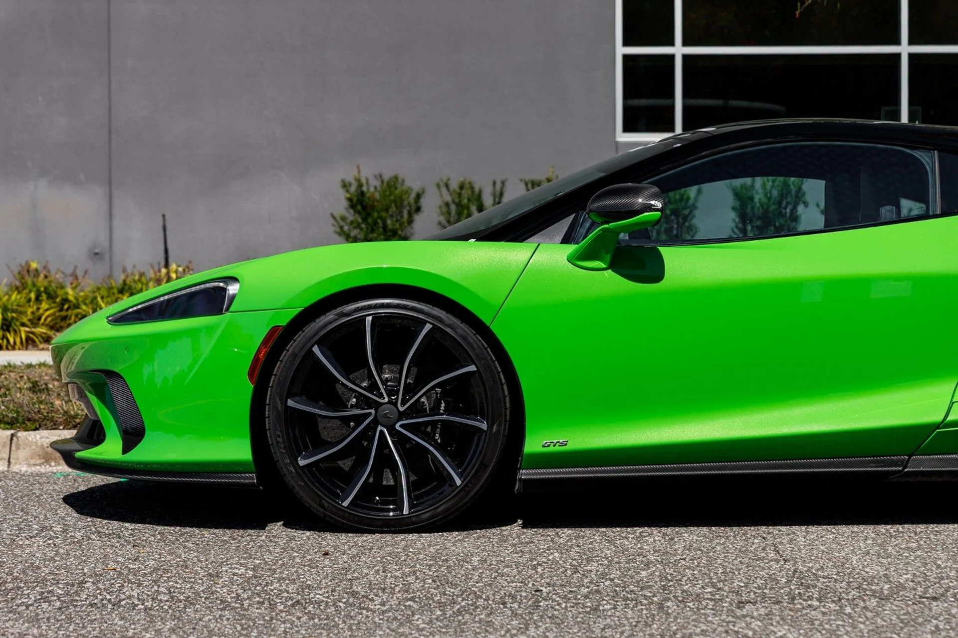 mph016_1416554444_466_p17_l_e066465f7a