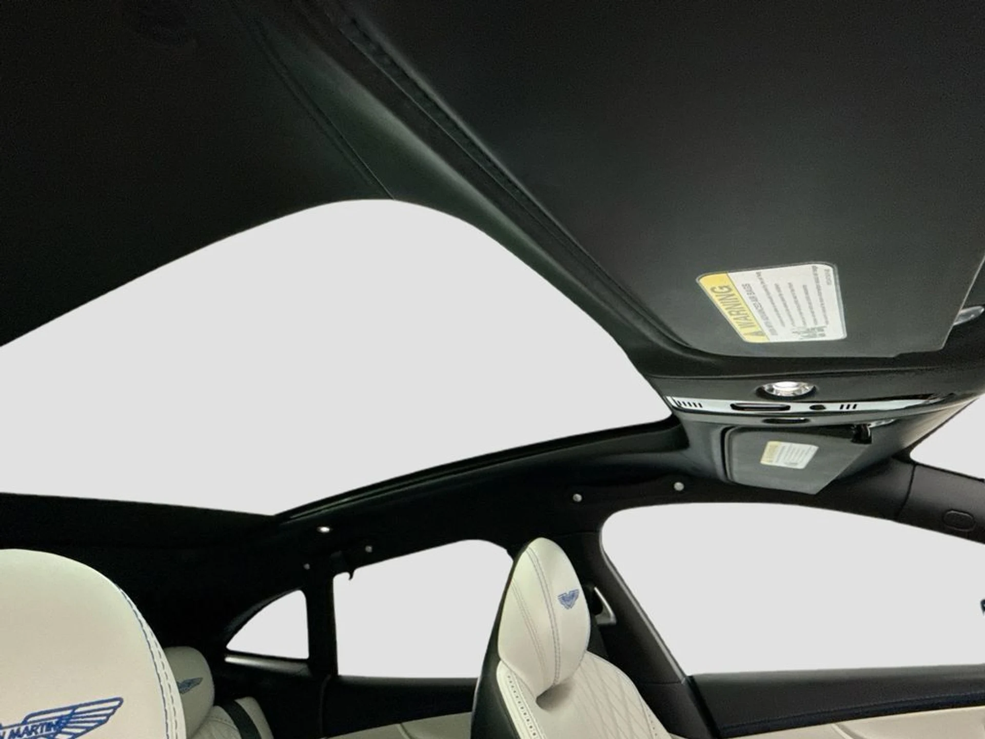 mph016_1420809799_used_2022_aston_martin_dbx_awd_8119_23031859_17_1024_3ea709a191