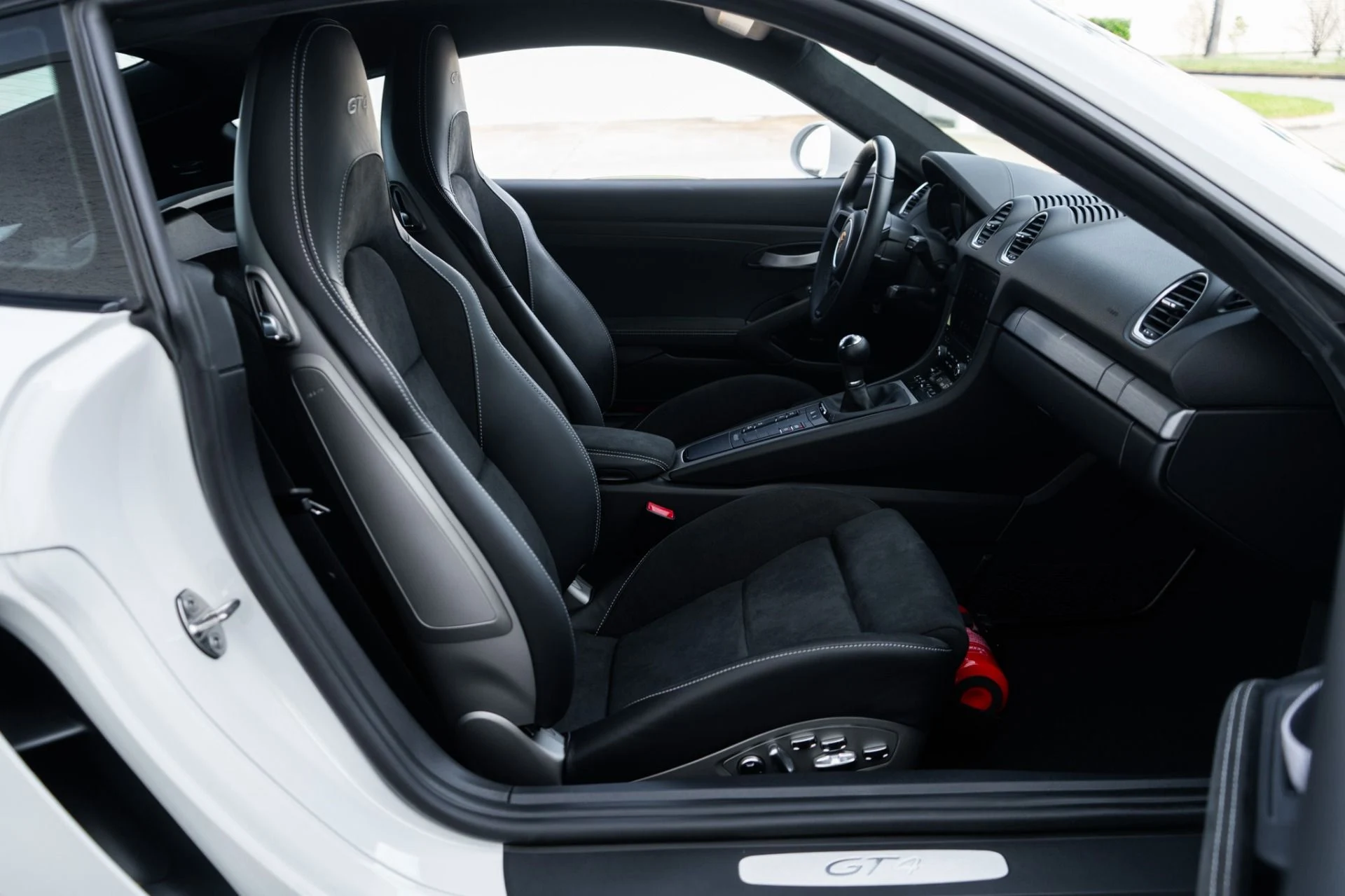 mph016_1428857574_Used_2022_Porsche_718_Cayman_GT_4_1773698341_06bf8e2398