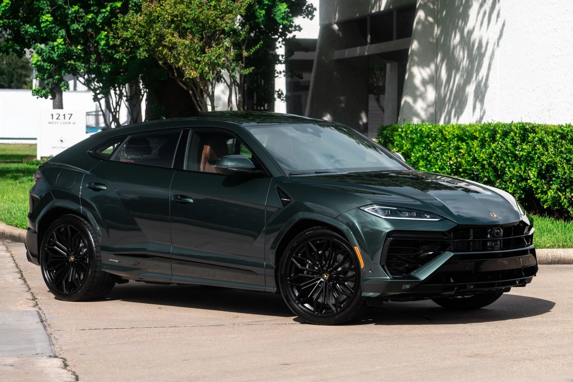 mph016_1430870655_Used_2025_Lamborghini_Urus_SE_1758739816_530b8d6f07