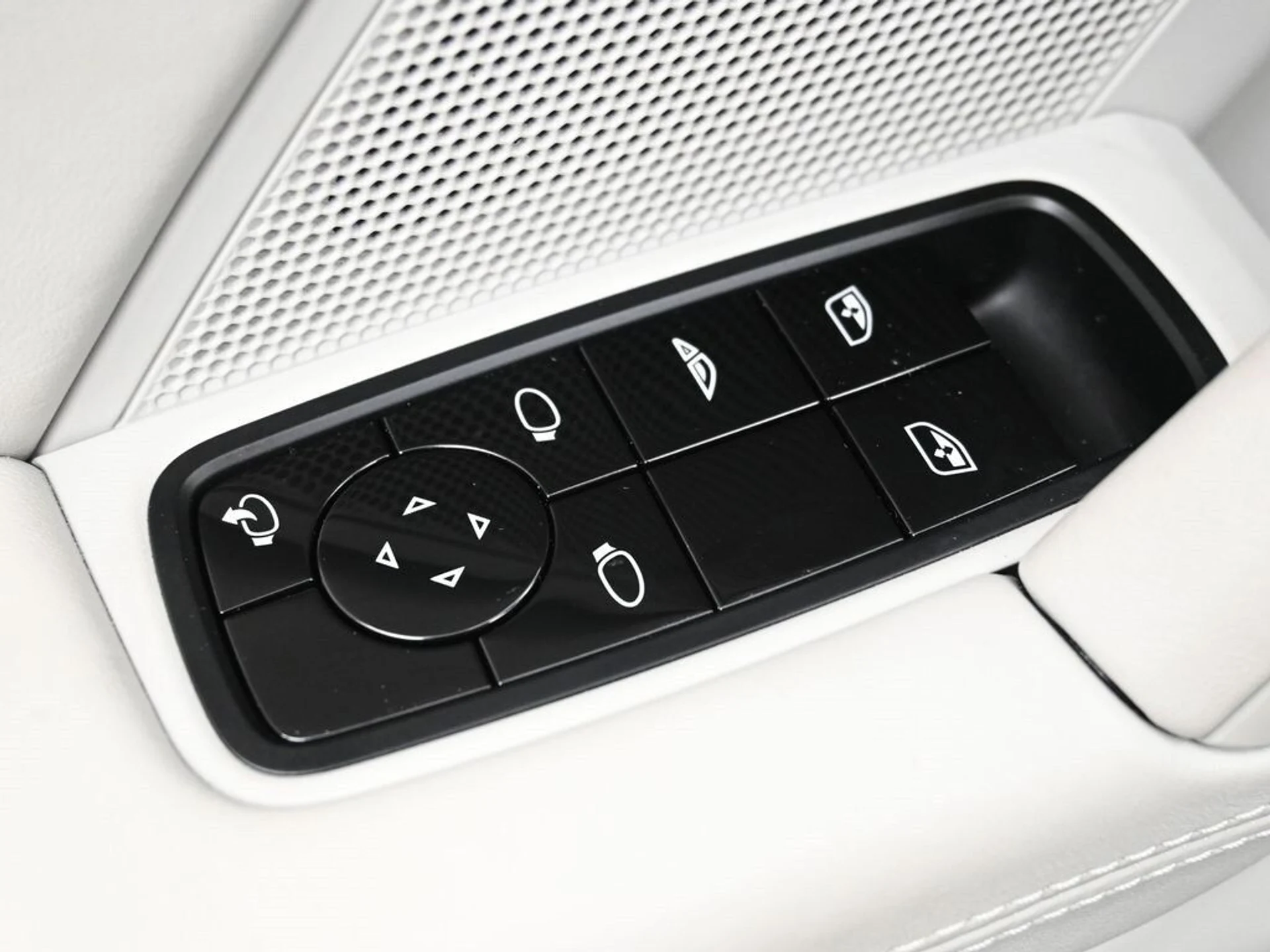 mph016_143130899_82144a442cb4c1e20c6236924277304ax_5788a5e3f5