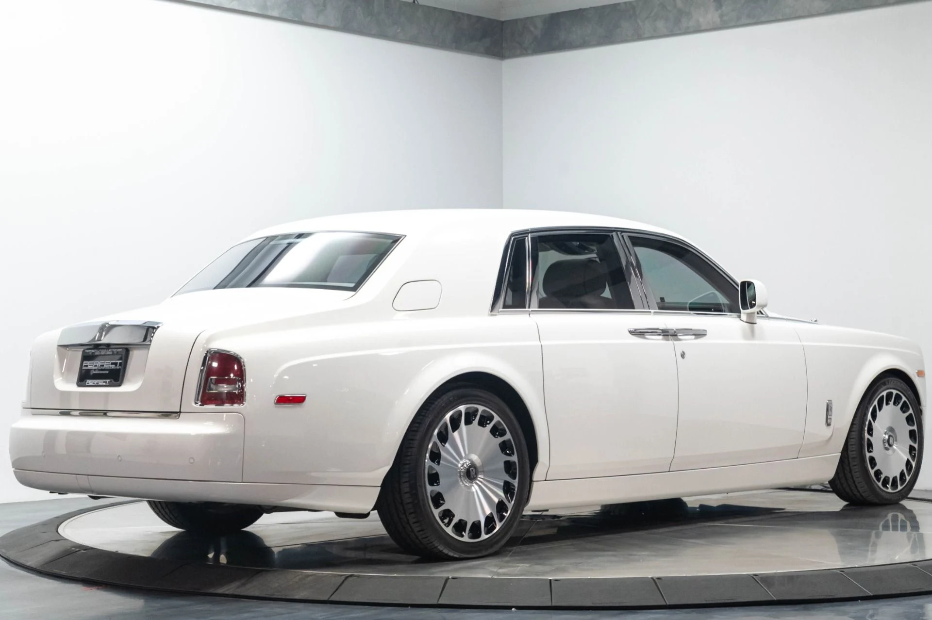 mph016_1437535791_Used_2013_Rolls_Royce_Phantom_1784226914_fa30ff7675