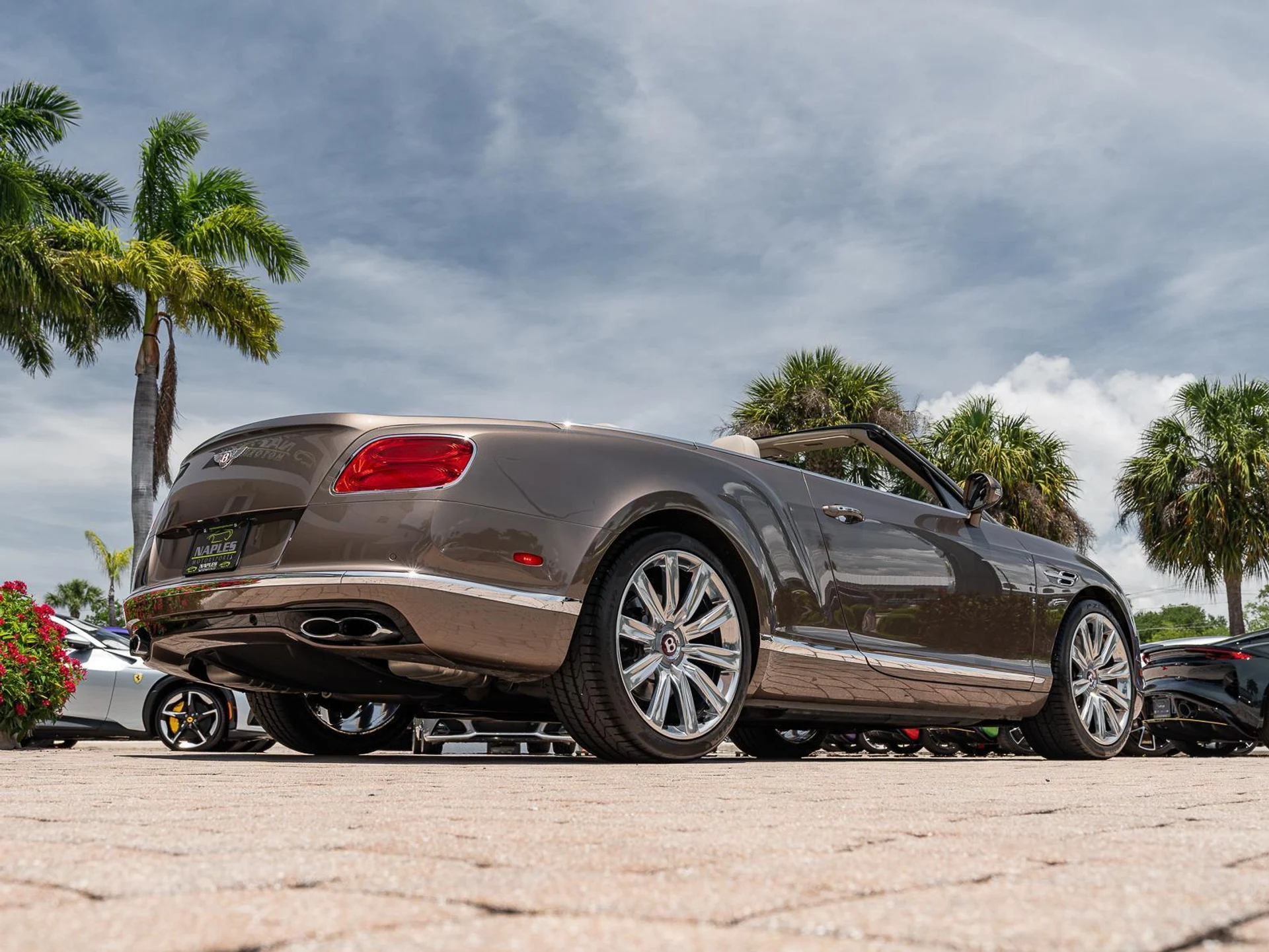 mph016_1438802237_Used_2016_Bentley_Continental_GT_V8_1779807705_54fa6f3888