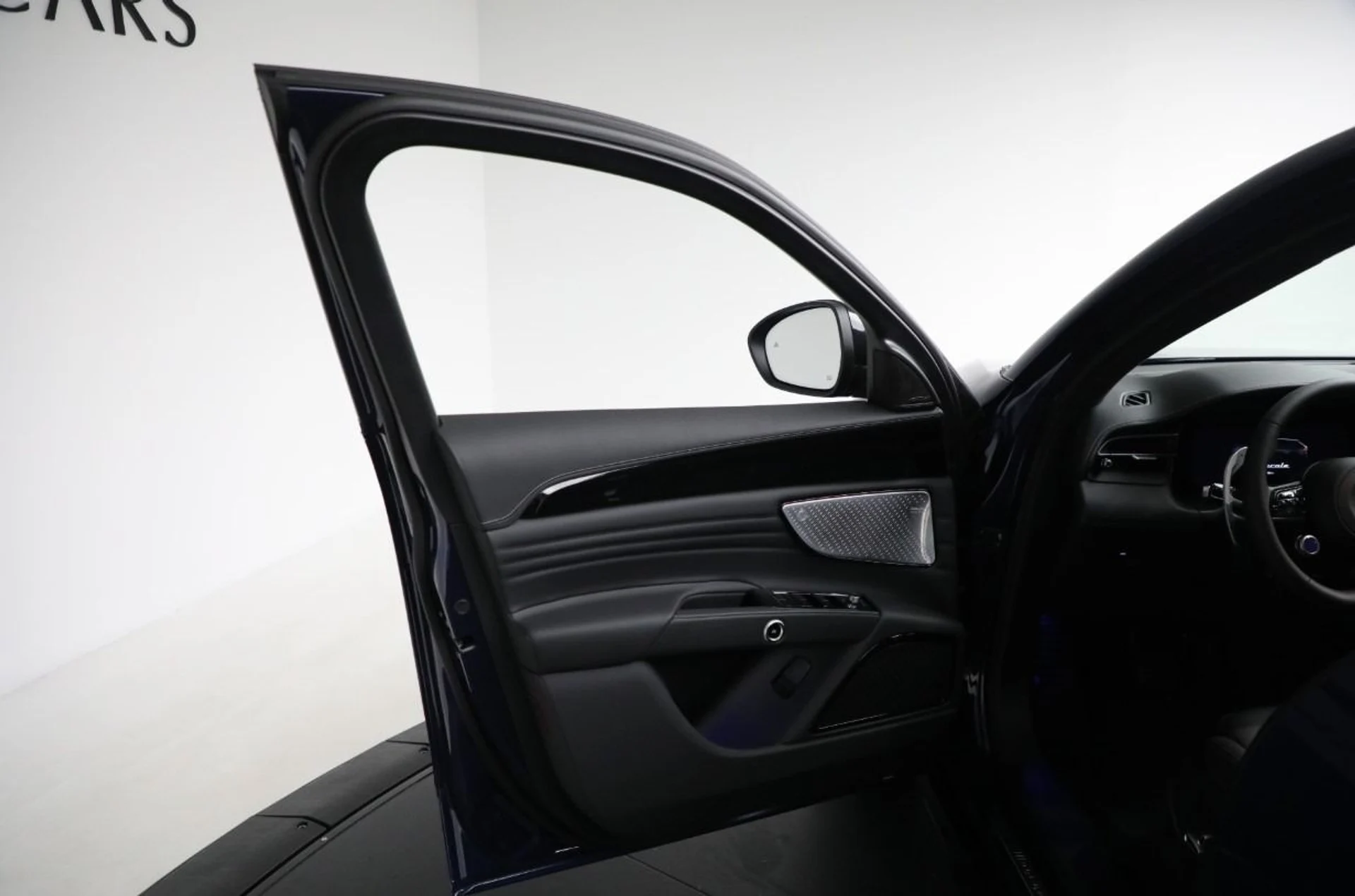 mph016_1441106344_New_2025_Maserati_Grecale_Modena_36df8aefee