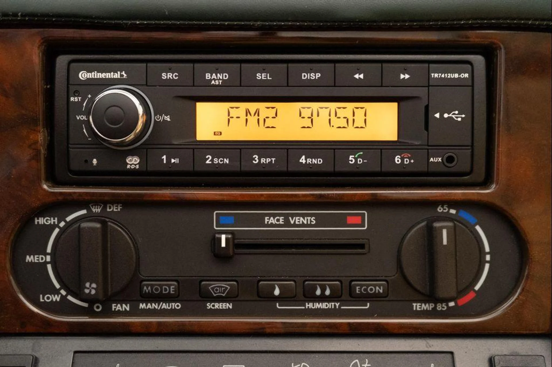 mph016_1444874005_A896v1_K_Vy6b_L1_v_O_Dam_Pm2bytc_Q_cbe9ce0ec4