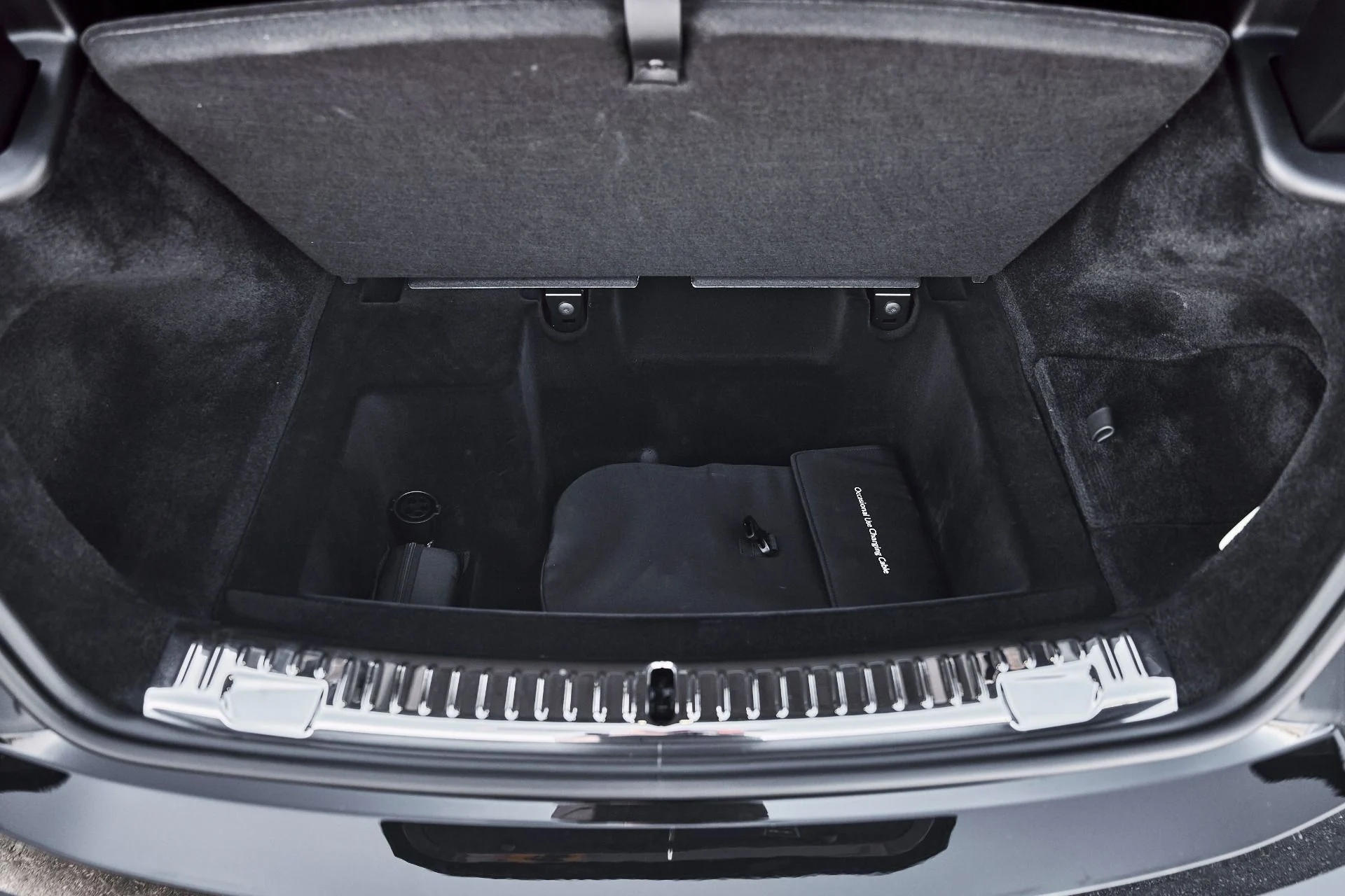 mph016_1445996815_Used_2025_Rolls_Royce_Spectre_Base_1775246489_7b94edf6a0