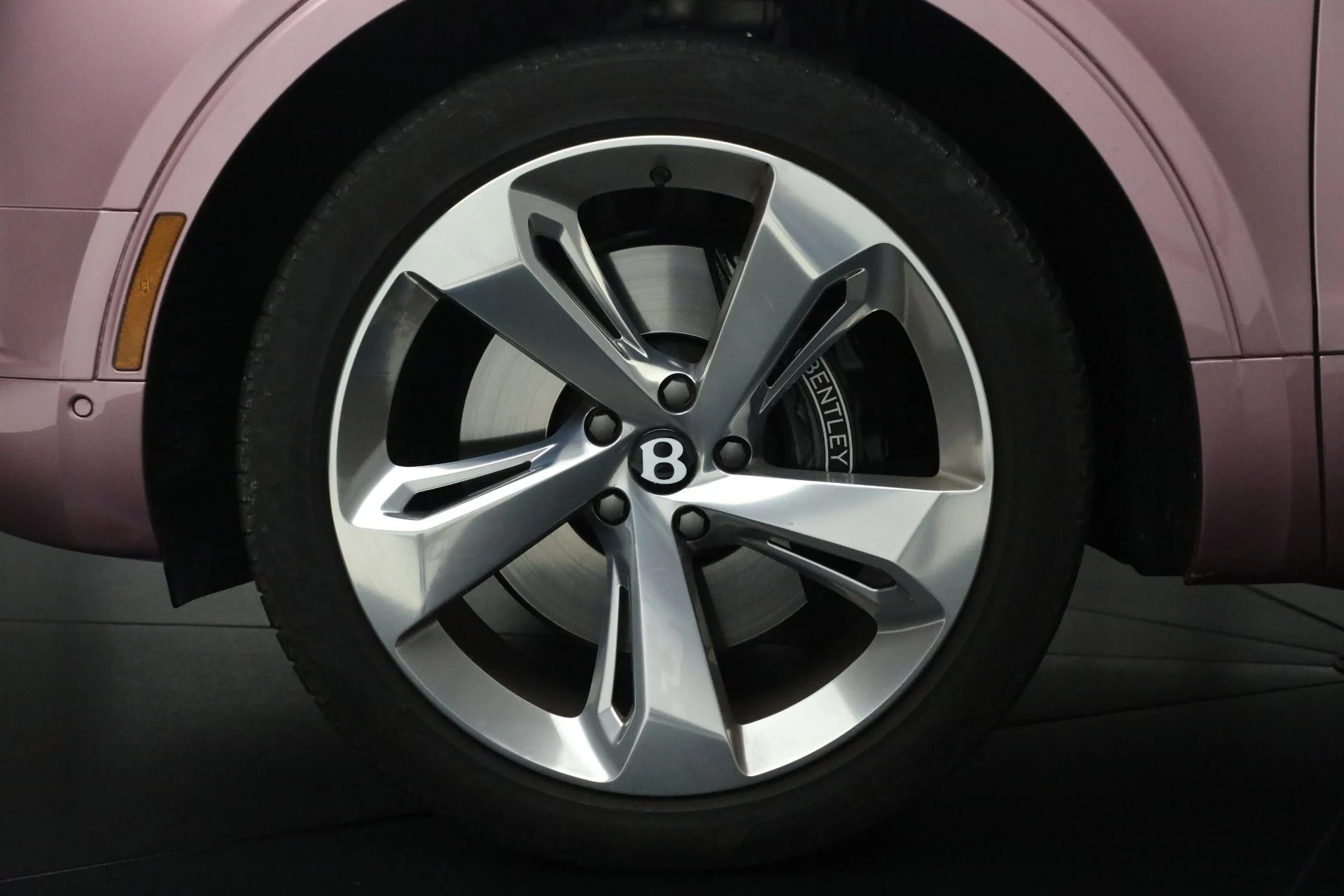 mph016_1452580749_Used_2019_Bentley_Bentayga_V8_1721831801_f29388e66c