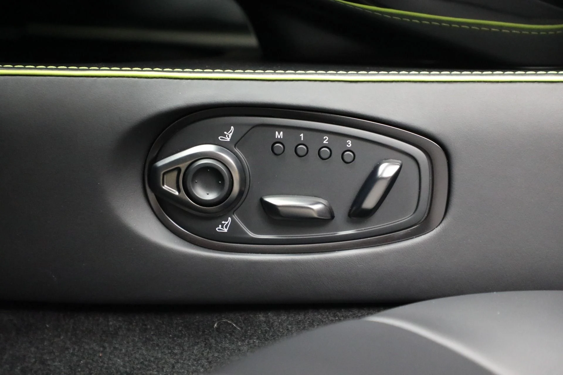 mph016_1452723770_New_2026_Aston_Martin_Vantage_4590a7c3c2