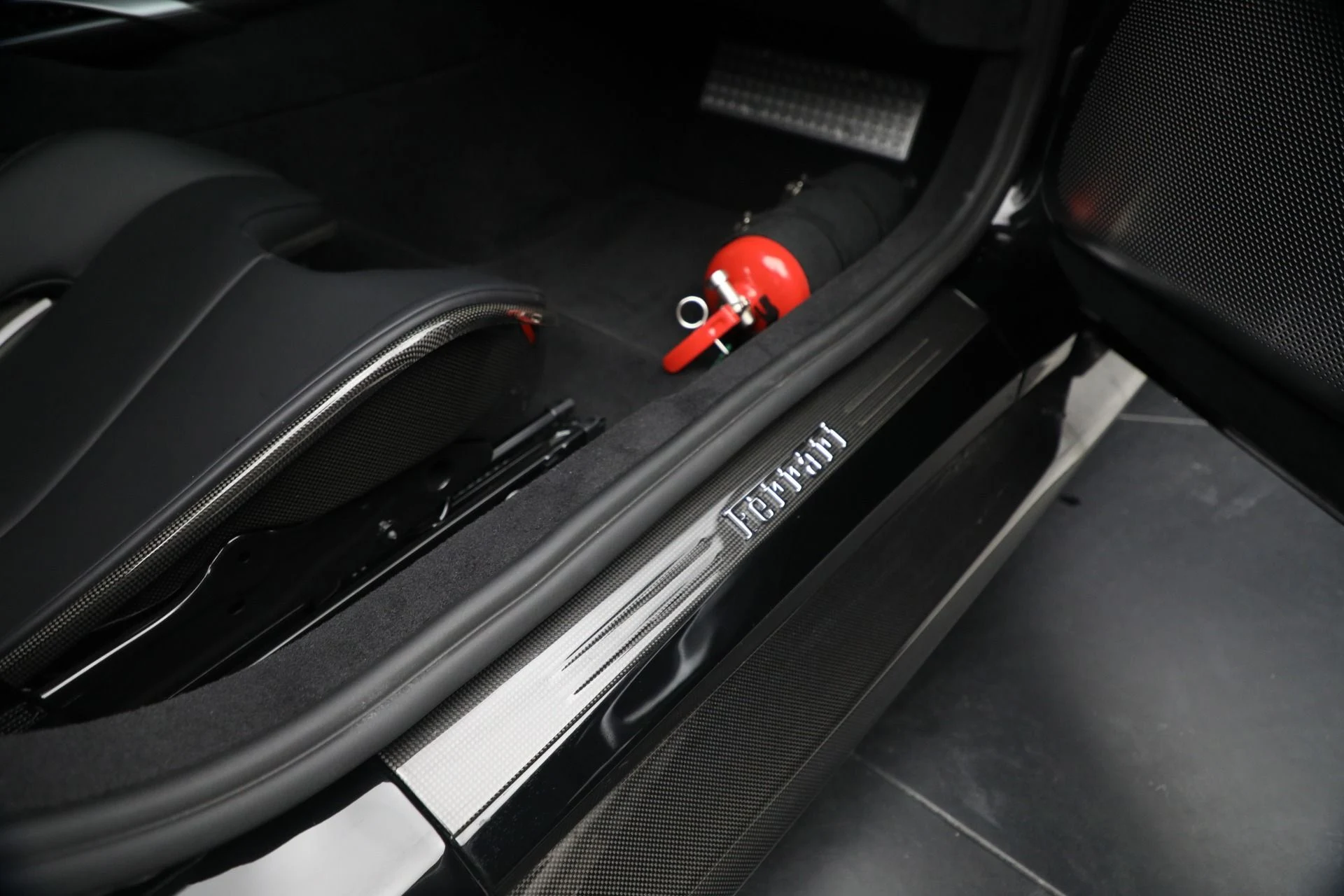 mph016_1459512623_Used_2025_Ferrari_12_Cilindri_1771948573_2327f55421